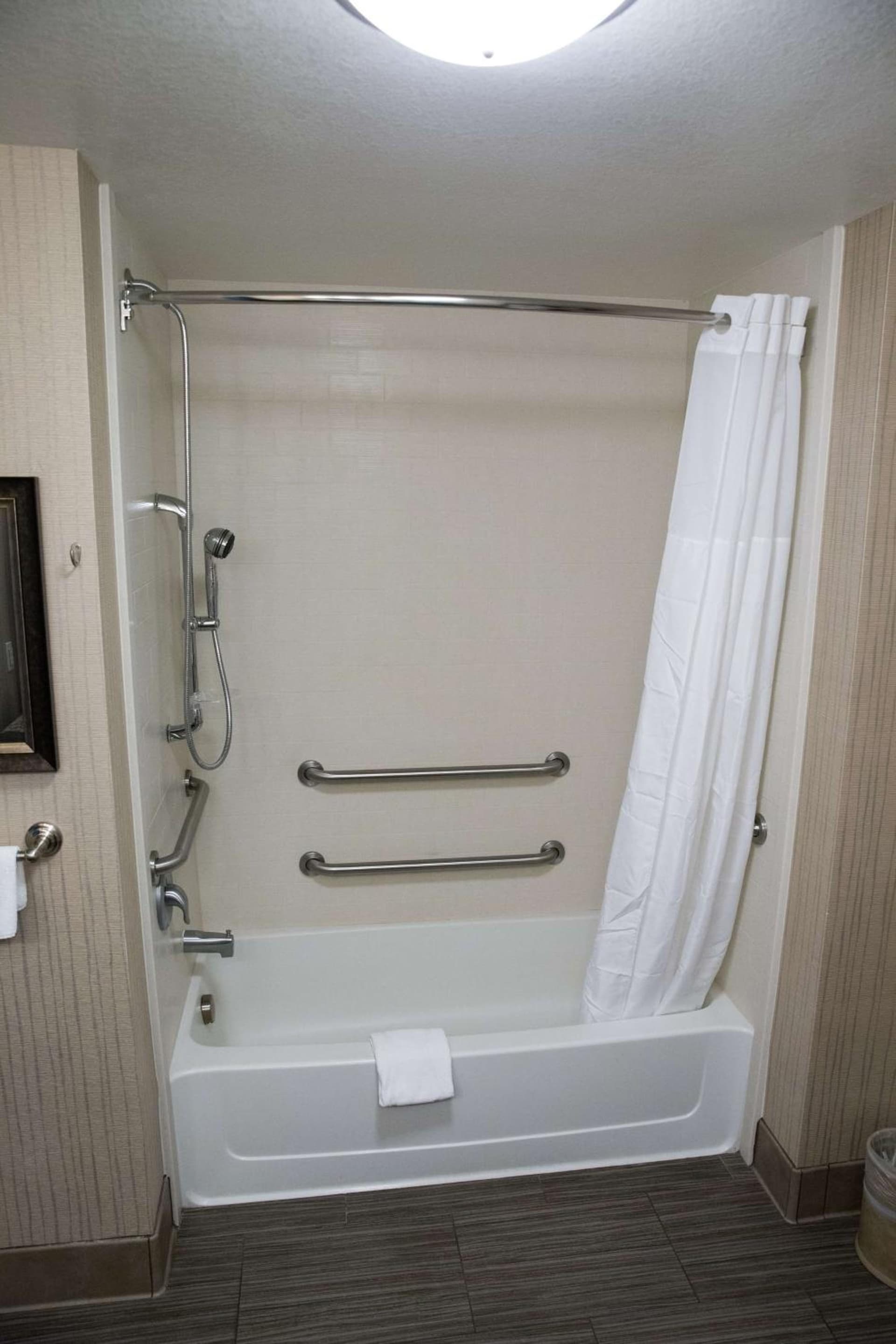 Hampton Inn & Suites Bismarck Northwest gallery photo in Bismarck, ND — image 24