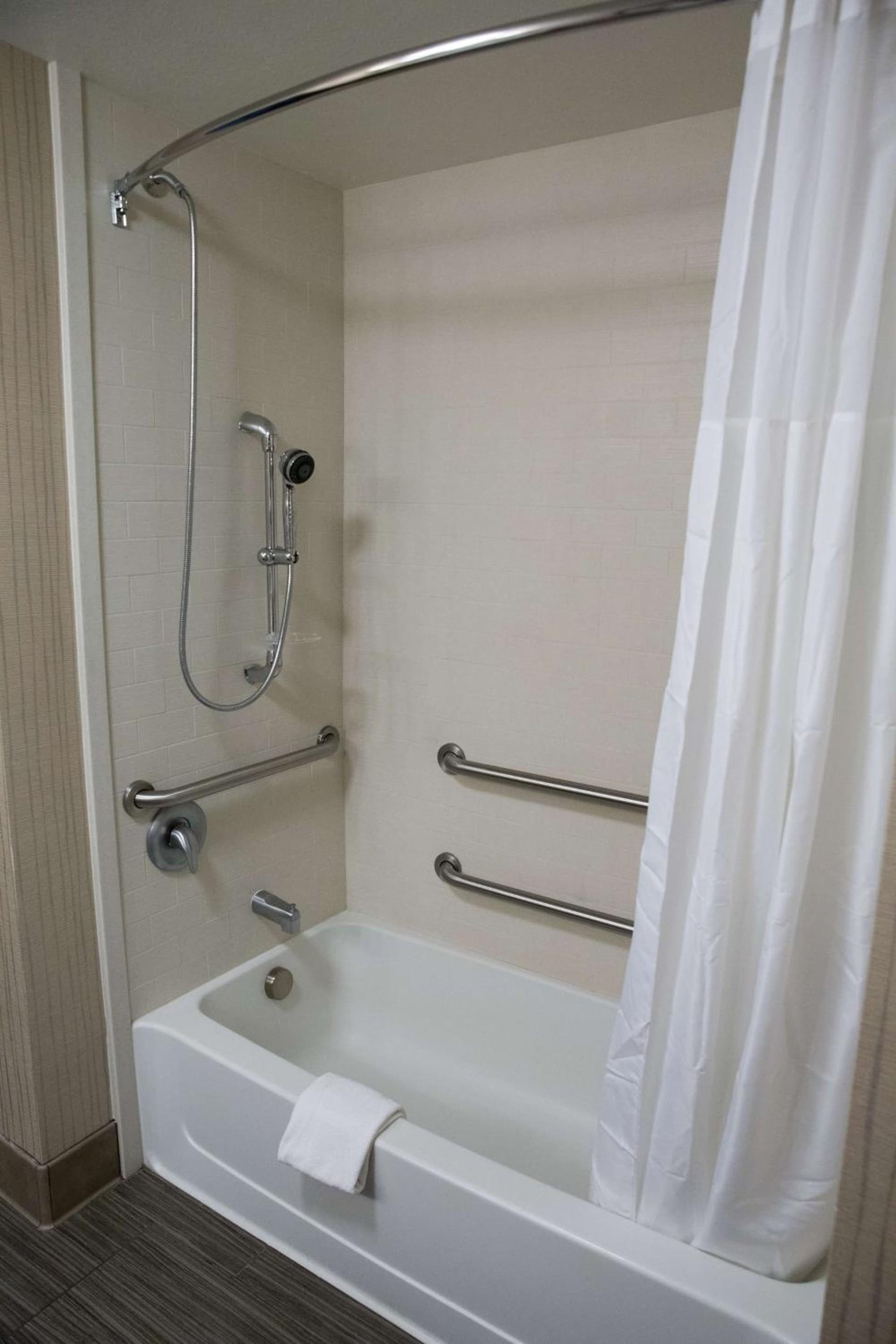 Hampton Inn & Suites Bismarck Northwest gallery photo in Bismarck, ND — image 31