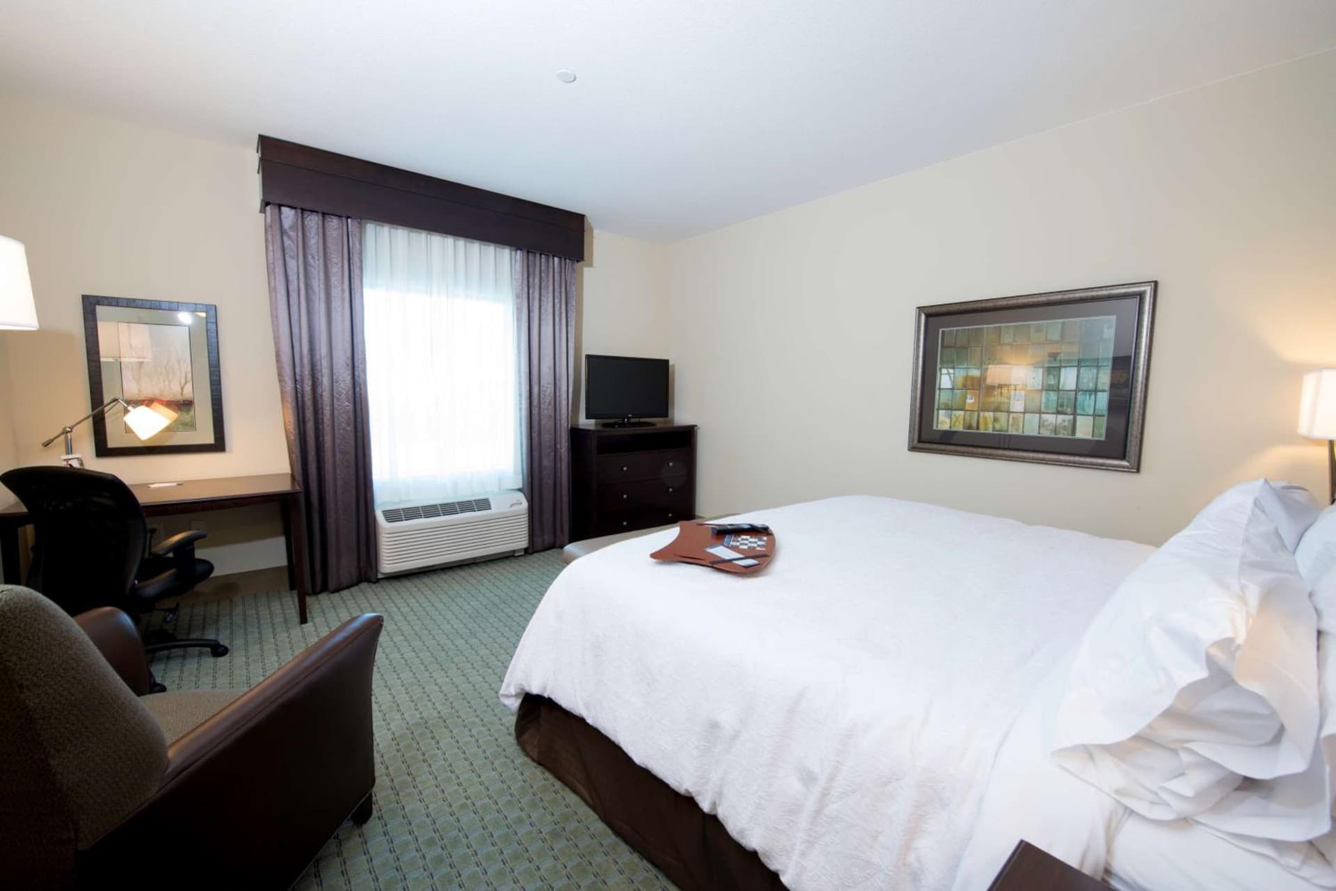 Hampton Inn & Suites Bismarck Northwest gallery photo in Bismarck, ND — image 25