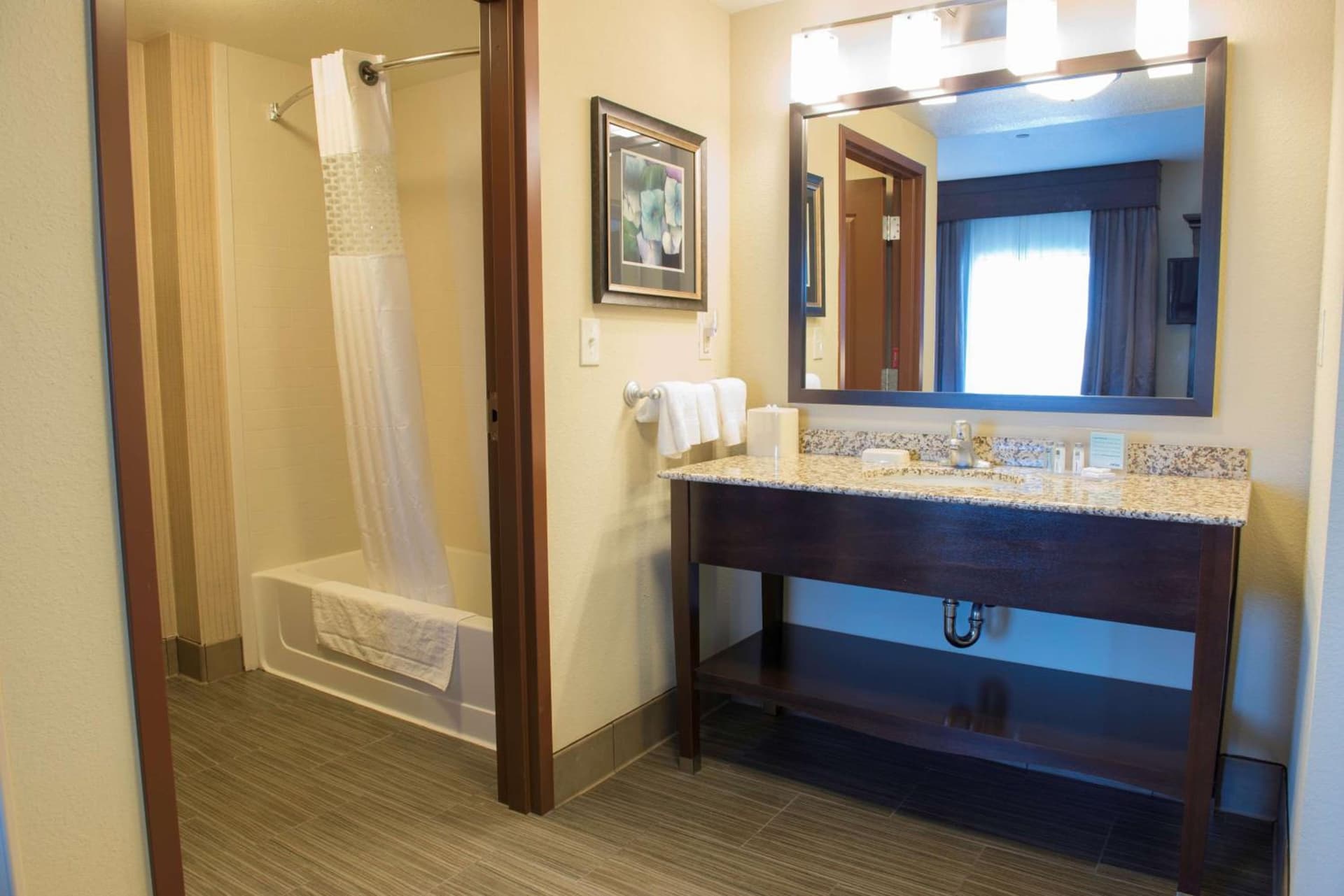 Hampton Inn & Suites Bismarck Northwest gallery photo in Bismarck, ND — image 18