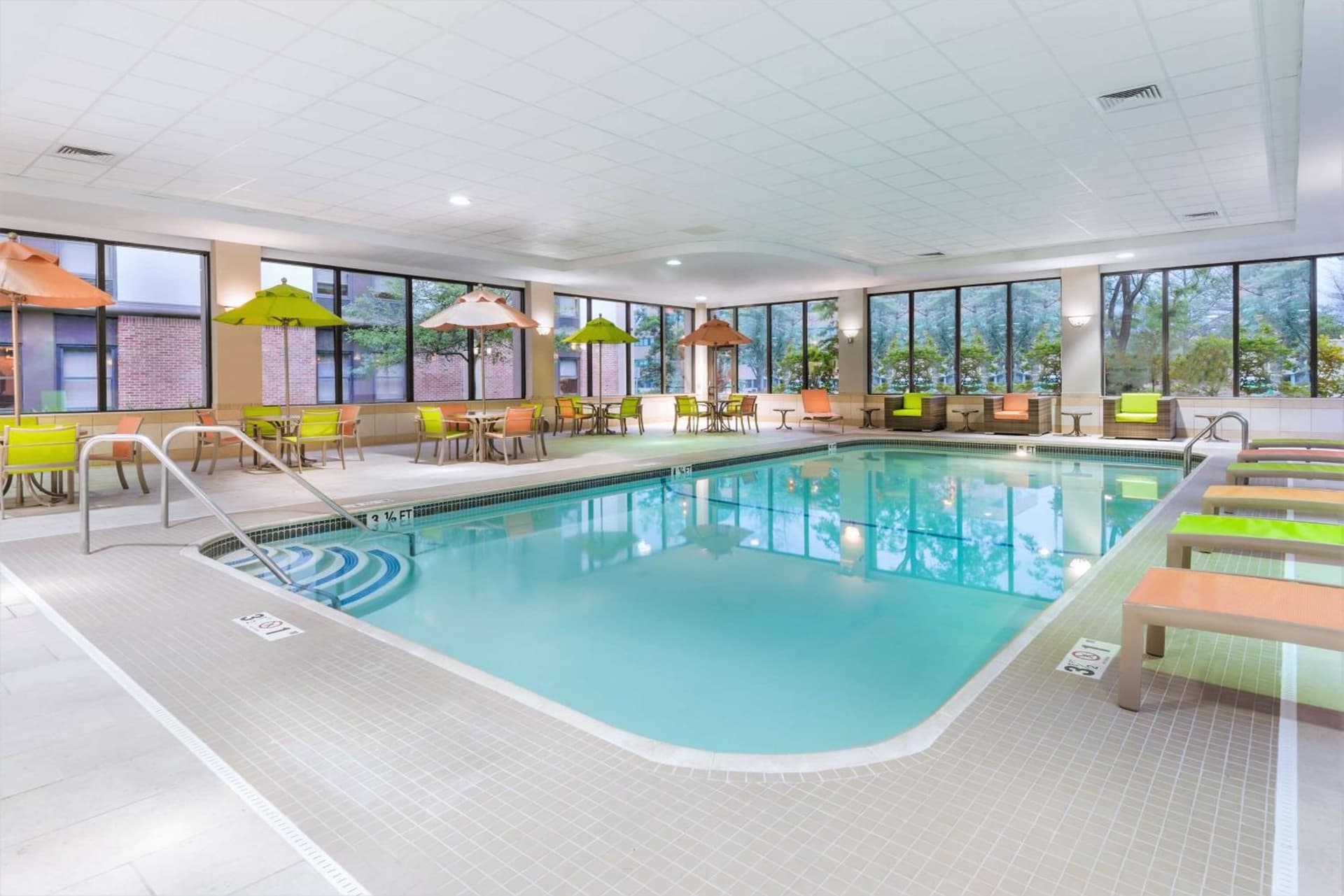 Hampton Inn Boston / Marlborough interior in Marlborough, MA — gallery photo 2
