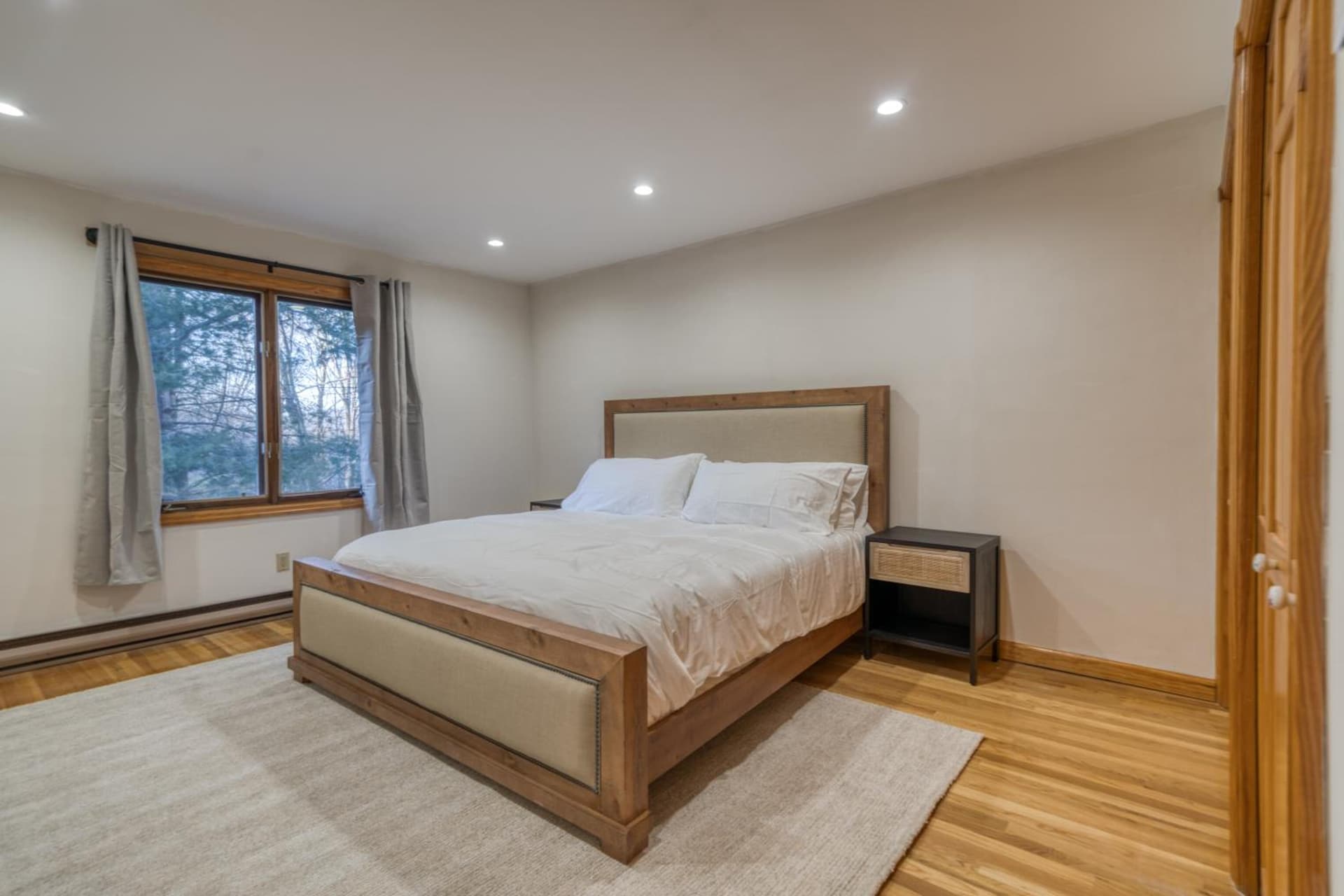 The Haüs Windham - Spacious Suites, Hot Tub, Mountain Views! gallery photo in Windham — image 72
