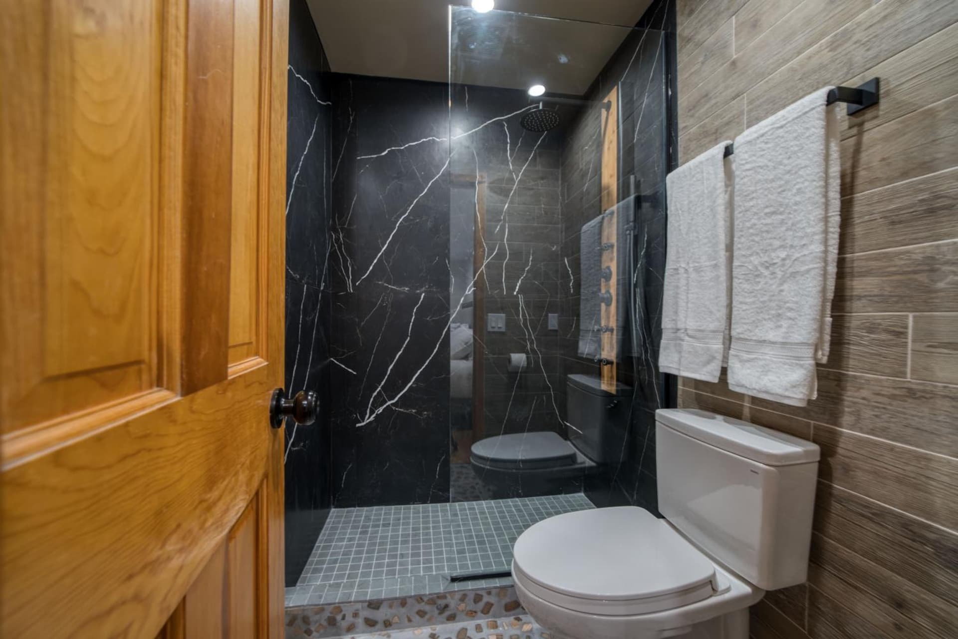 The Haüs Windham - Spacious Suites, Hot Tub, Mountain Views! gallery photo in Windham — image 88
