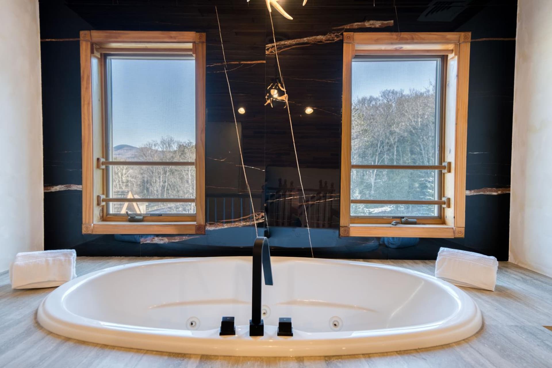 The Haüs Windham - Spacious Suites, Hot Tub, Mountain Views! gallery photo in Windham — image 62