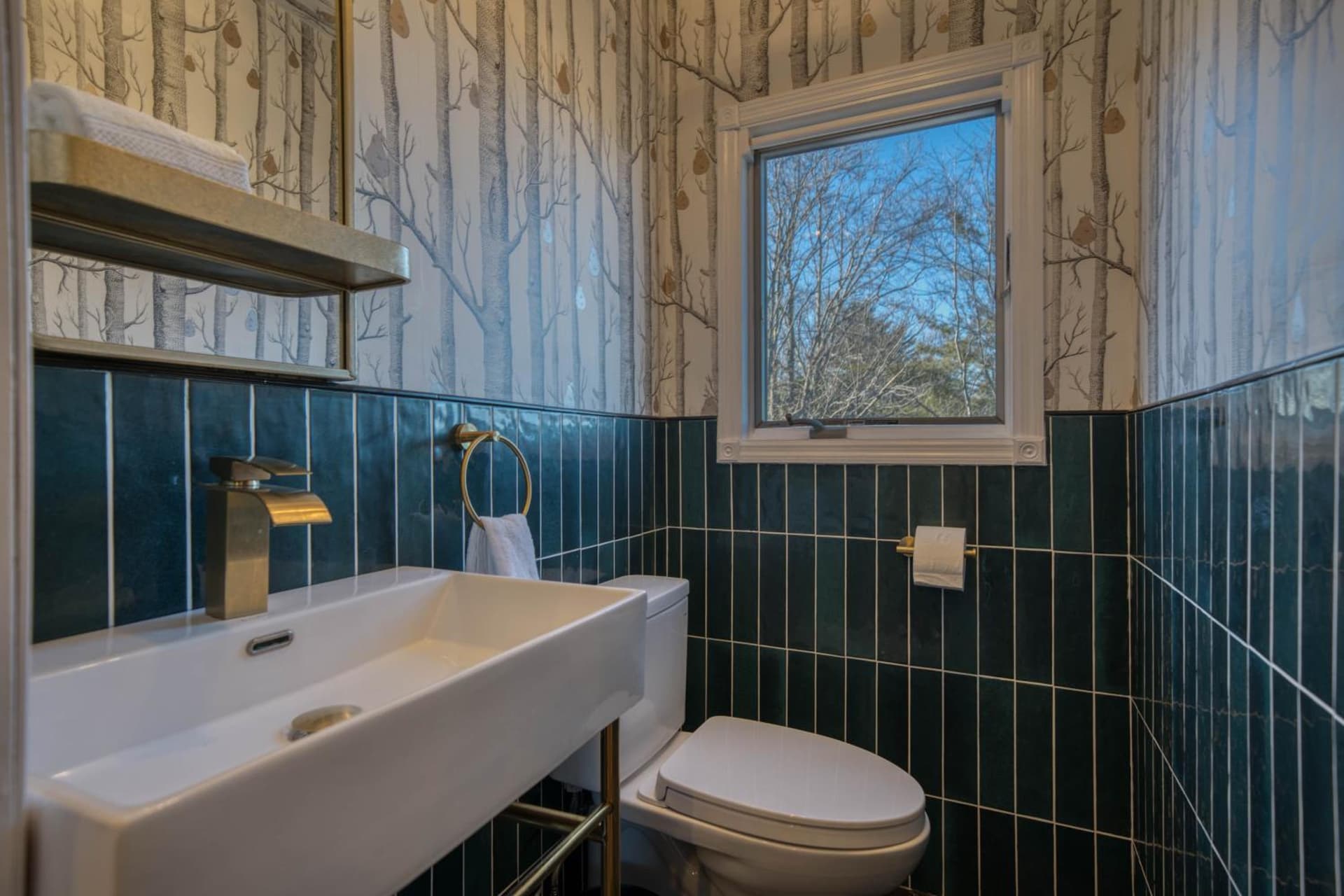 The Haüs Windham - Spacious Suites, Hot Tub, Mountain Views! gallery photo in Windham — image 35