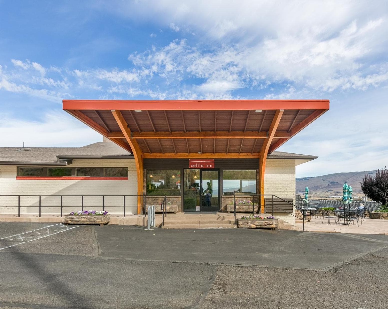 Celilo Inn featured exterior or lobby in The Dalles, OR — similar hotel