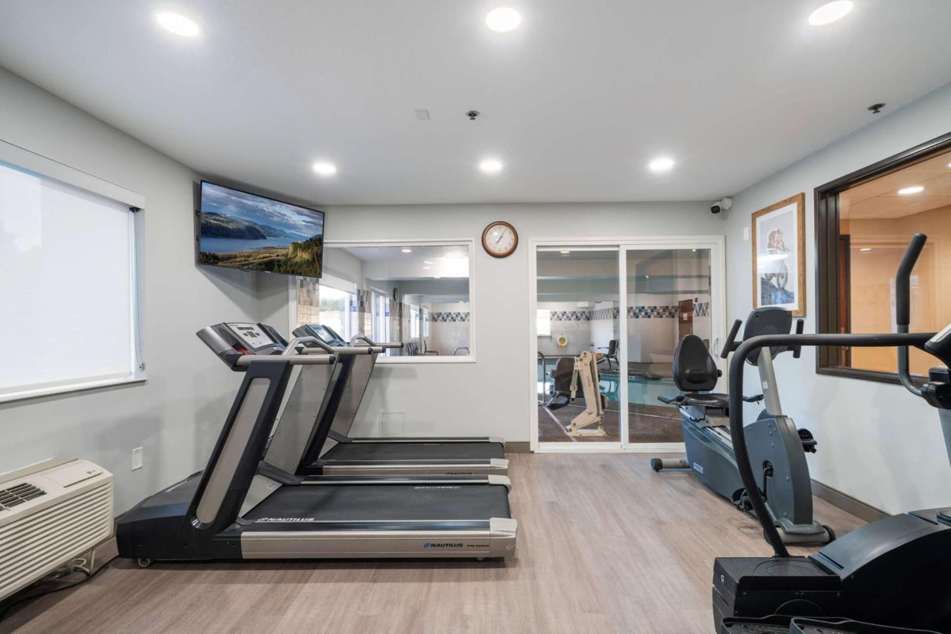 Best Western Lake Oswego Hotel & Suites gallery photo in Lake Oswego, OR — image 94