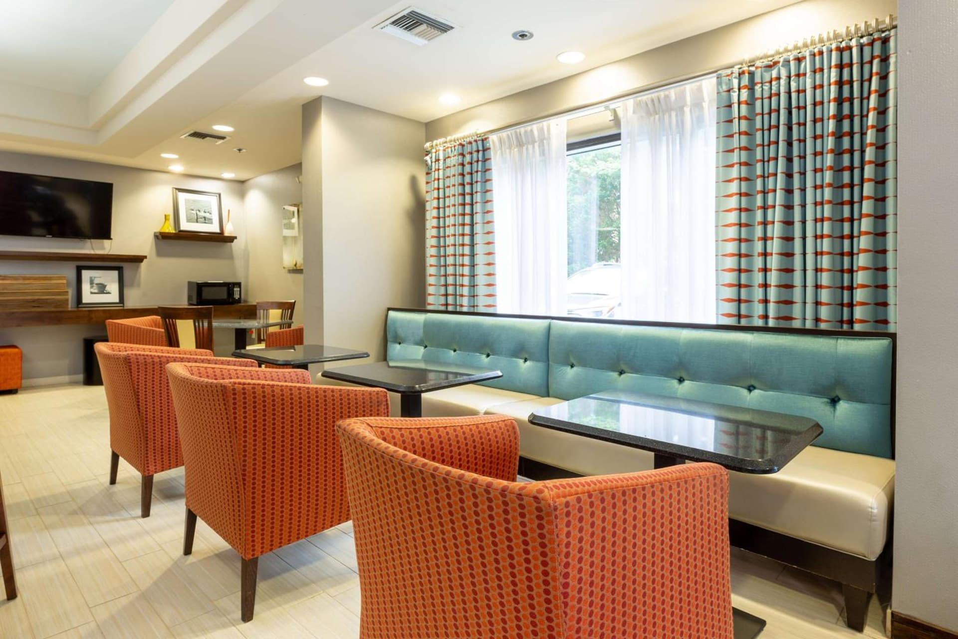 Hampton Inn Columbia I-26/Harbison Blvd gallery photo in Columbia, SC — image 17