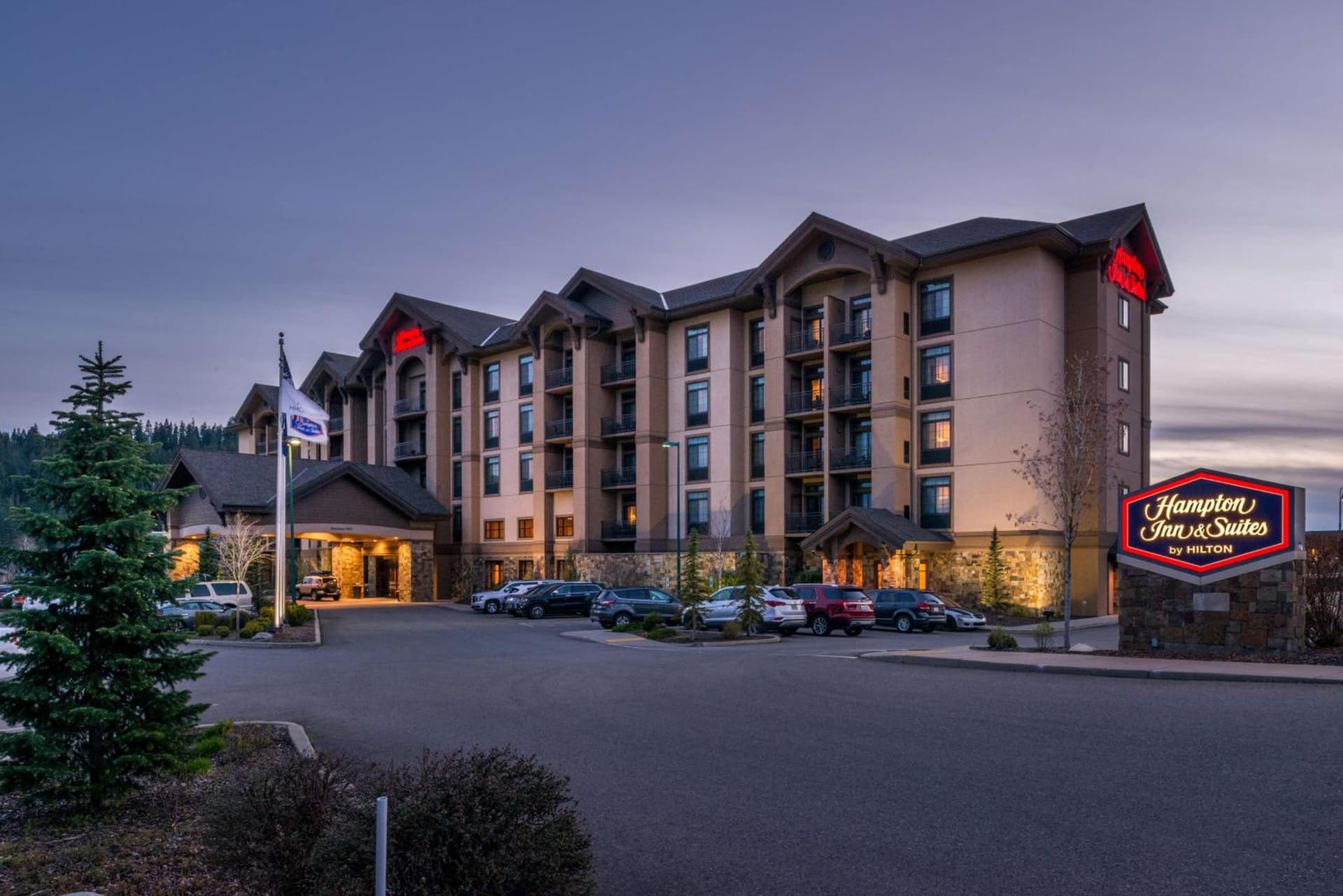 Hampton Inn and Suites Coeur d'Alene interior in Coeur d'Alene, ID — gallery photo 2