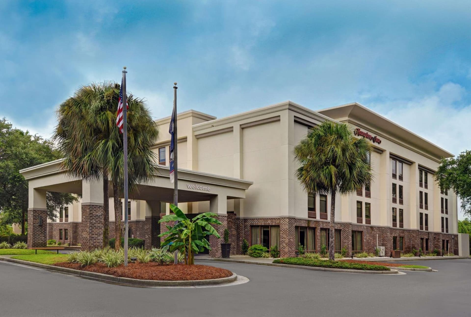 Hampton Inn Patriots Point featured exterior or lobby in Charleston, SC — similar hotel