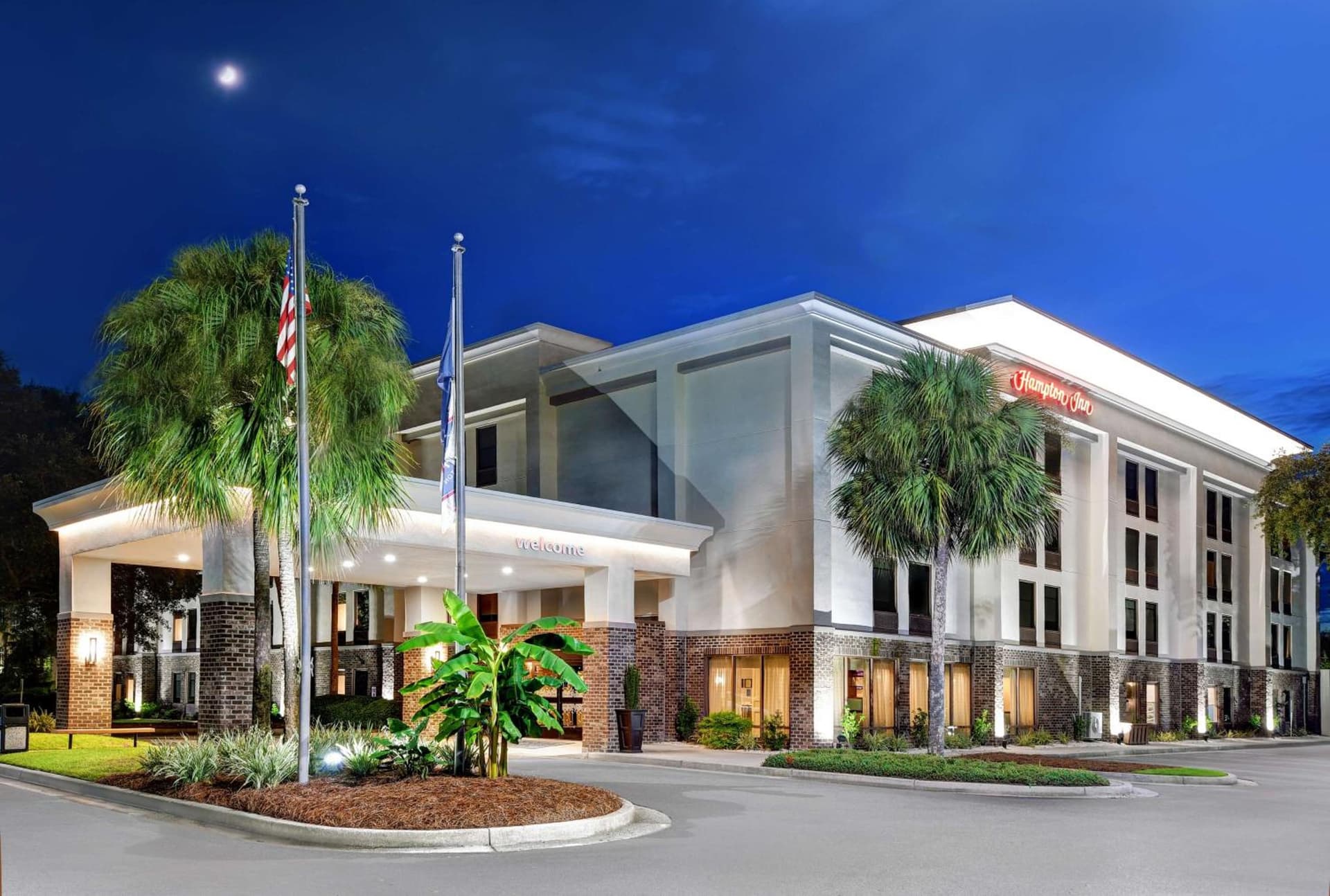 Hampton Inn Patriots Point interior in Charleston, SC — gallery photo 2