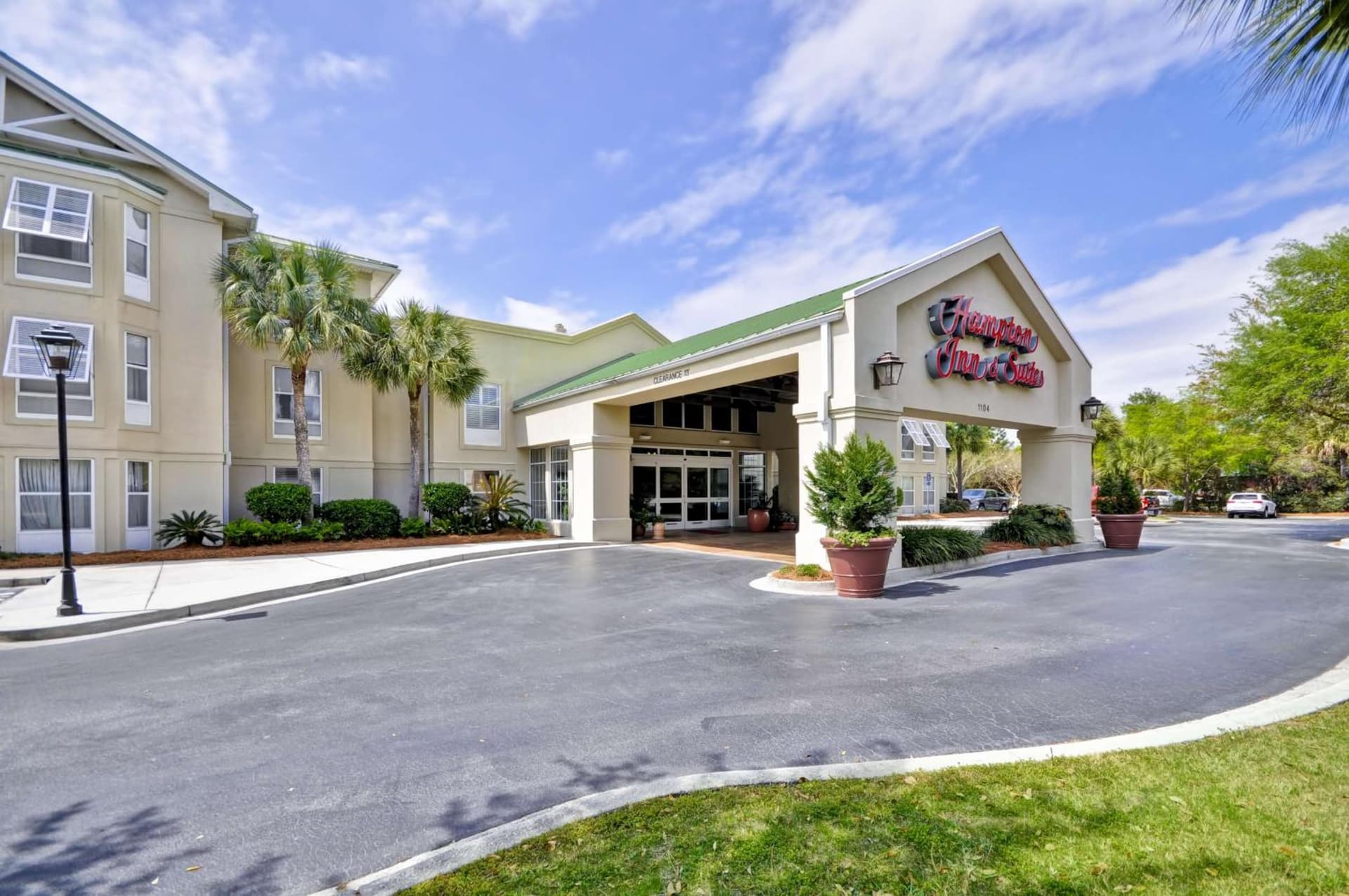 Hampton Inn & Suites Charleston/Mt. Pleasant-Isle Of Palms featured exterior or lobby in Charleston, SC — similar hotel