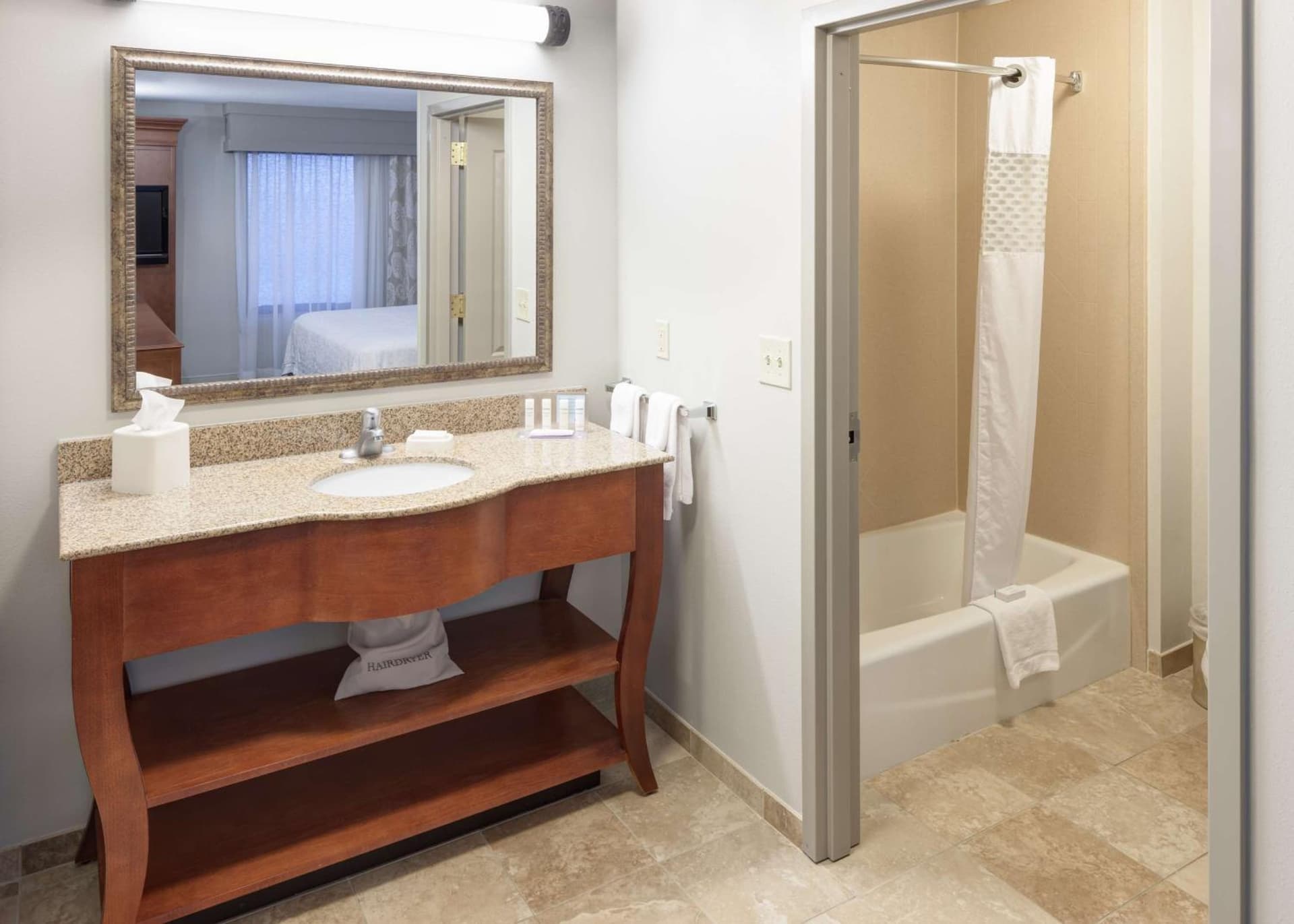 Hampton Inn & Suites Cedar Rapids gallery photo in Cedar Rapids, IA — image 22