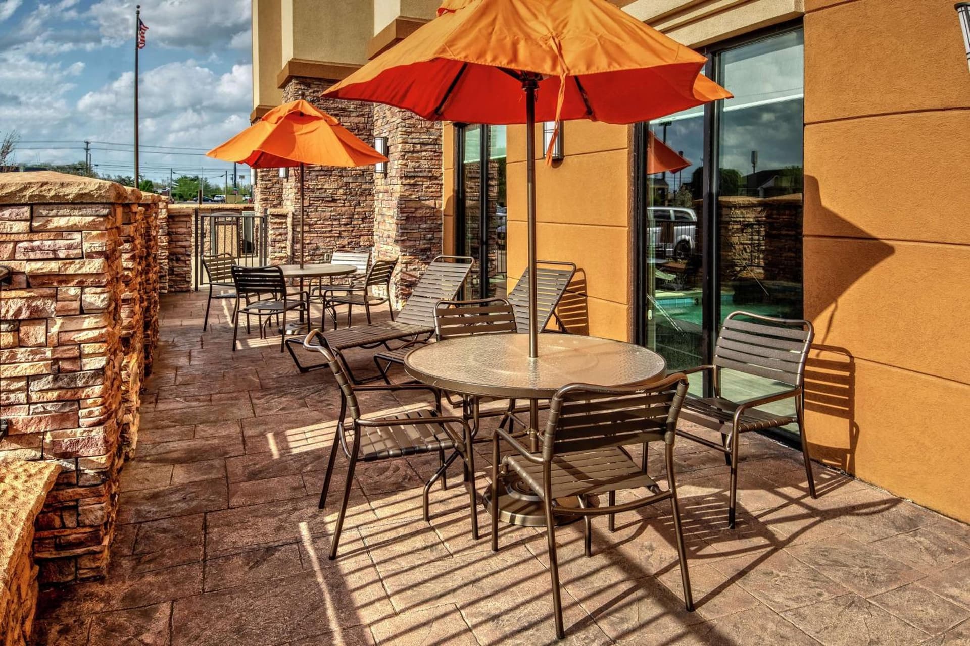 Hampton Inn & Suites Clarksville interior in Clarksville, TN — gallery photo 2
