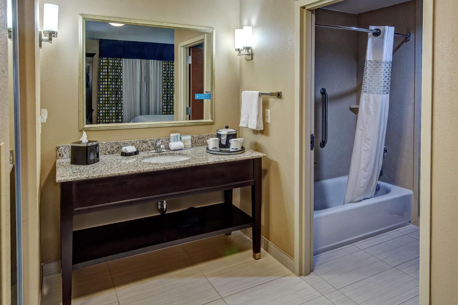 Hampton Inn & Suites Clarksville gallery photo in Clarksville, TN — image 45