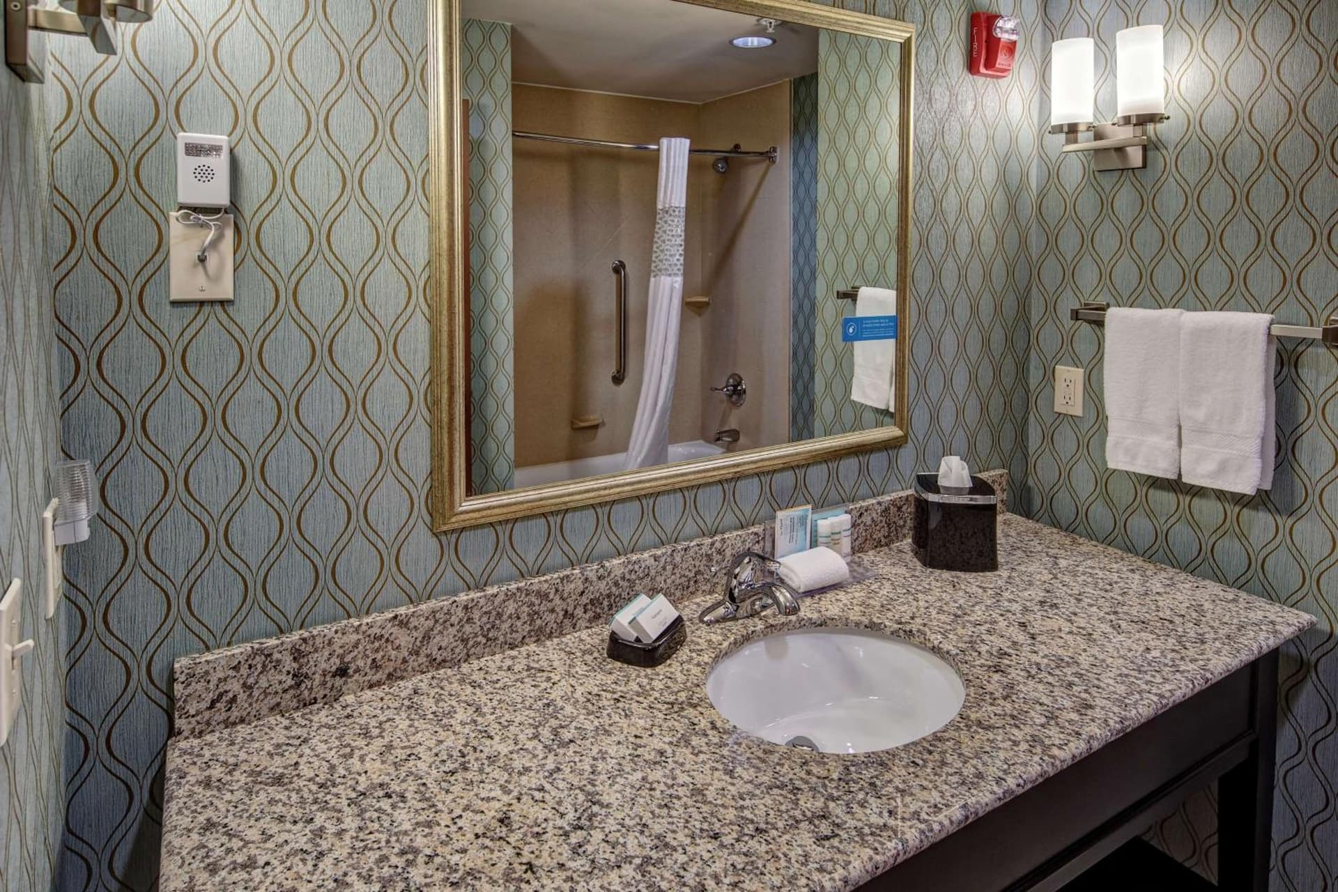 Hampton Inn & Suites Clarksville gallery photo in Clarksville, TN — image 33