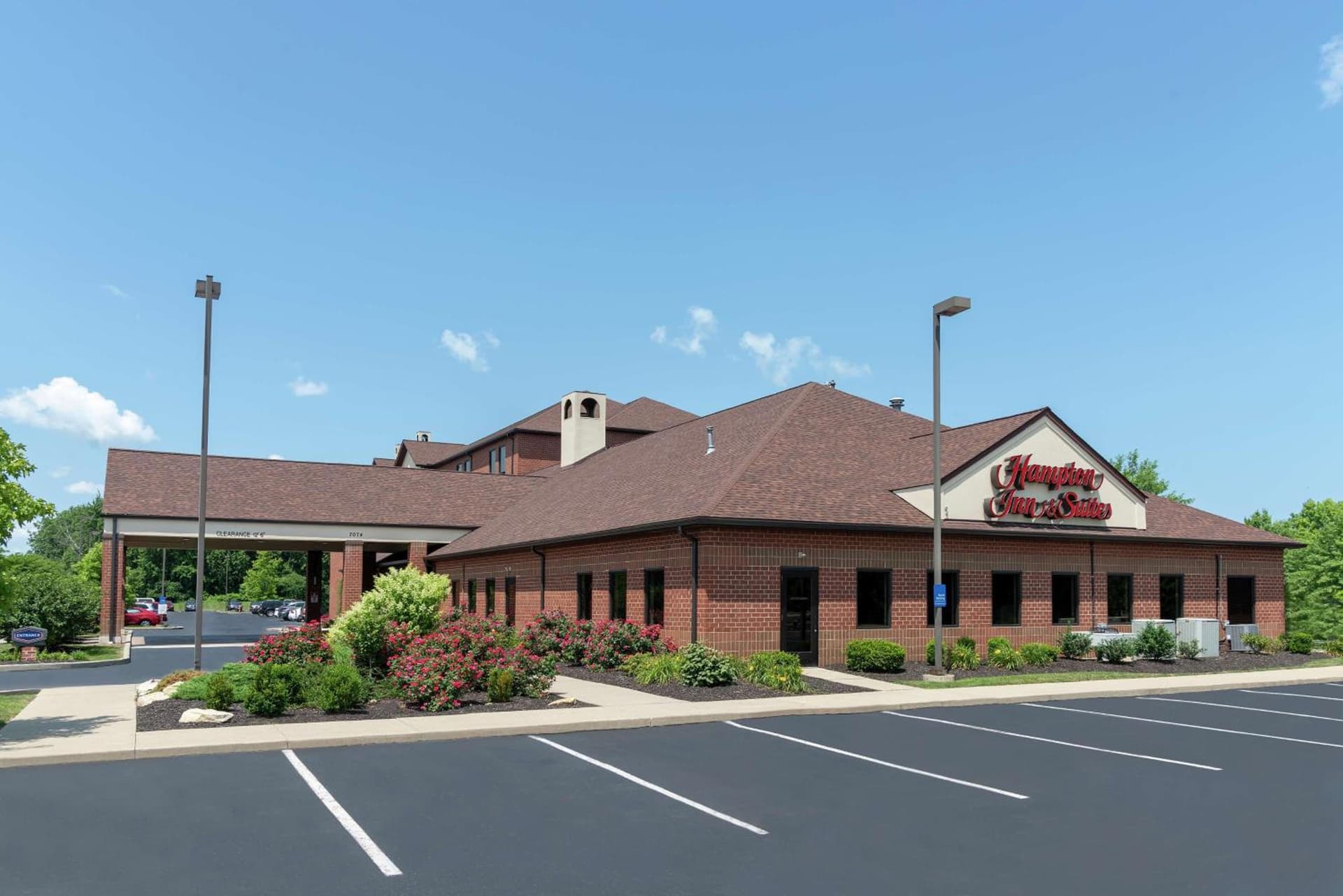 Hampton Inn & Suites Cleveland-Airport/Middleburg Heights interior in Middleburg Heights, OH — gallery photo 2