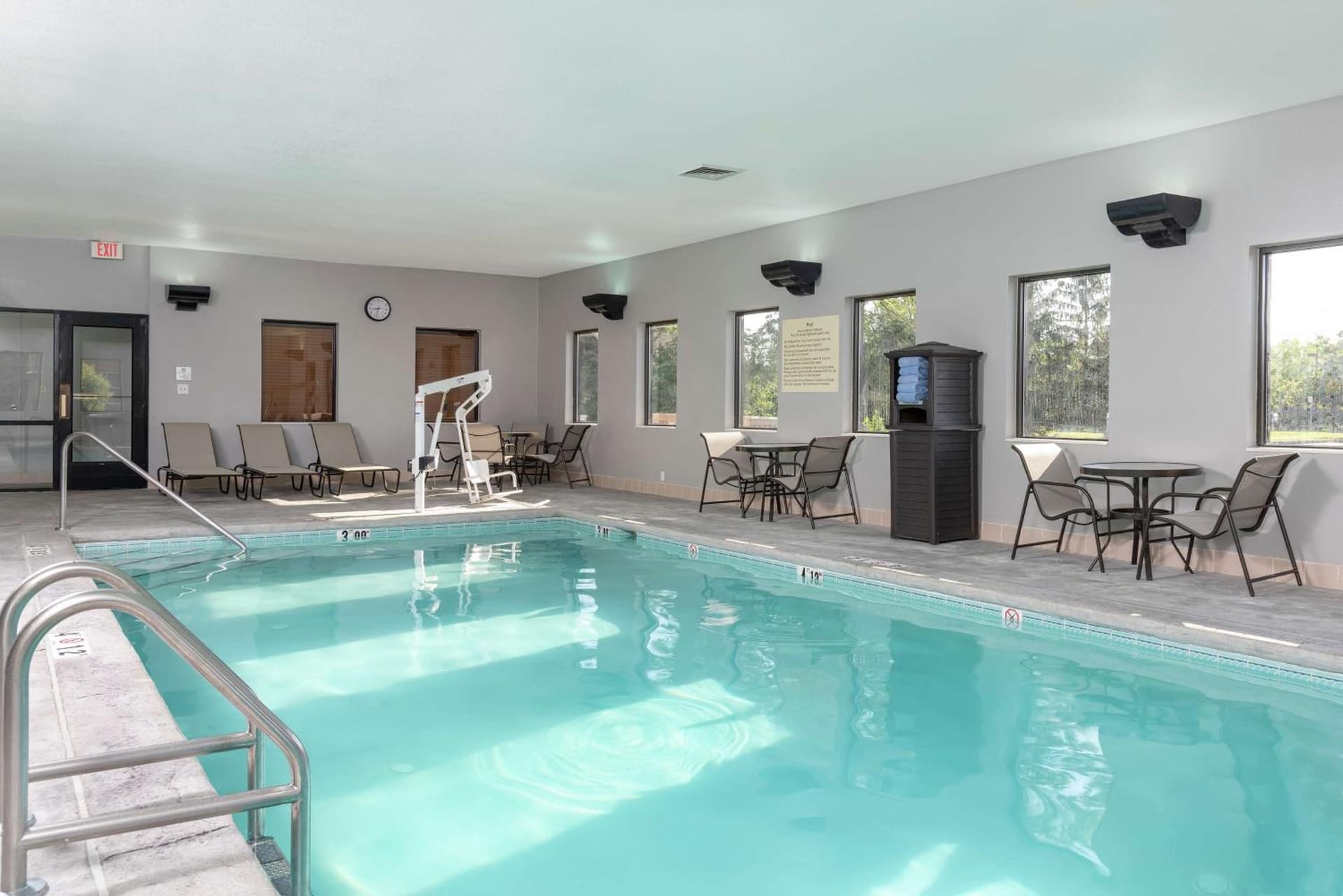 Hampton Inn & Suites Cleveland-Airport/Middleburg Heights gallery photo in Middleburg Heights, OH — image 14