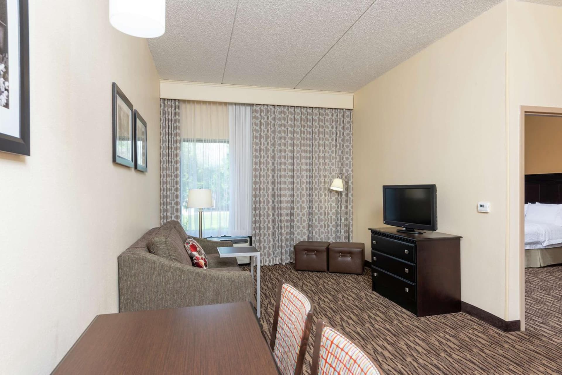 Hampton Inn & Suites Cleveland-Airport/Middleburg Heights gallery photo in Middleburg Heights, OH — image 44