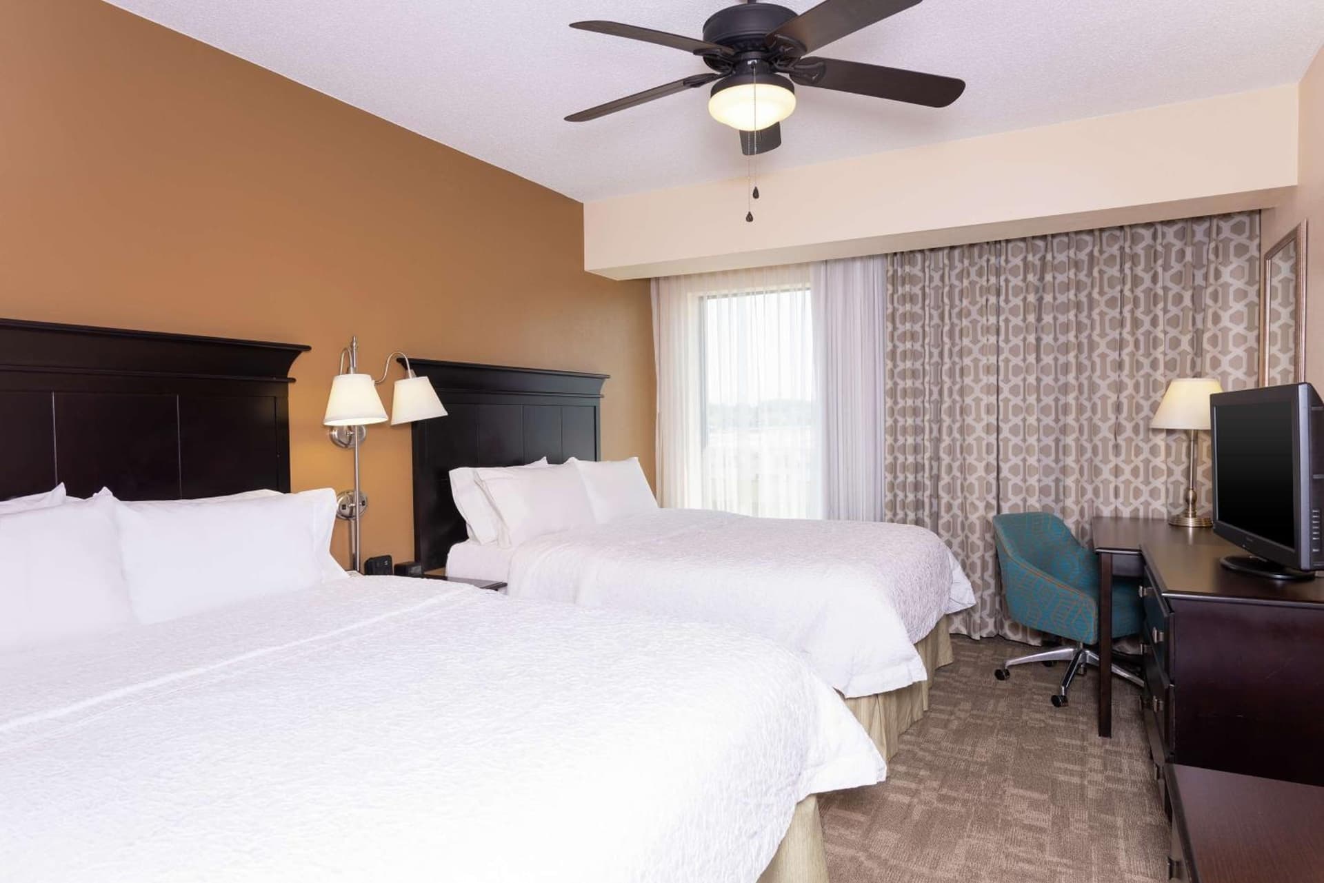 Hampton Inn & Suites Cleveland-Airport/Middleburg Heights gallery photo in Middleburg Heights, OH — image 24