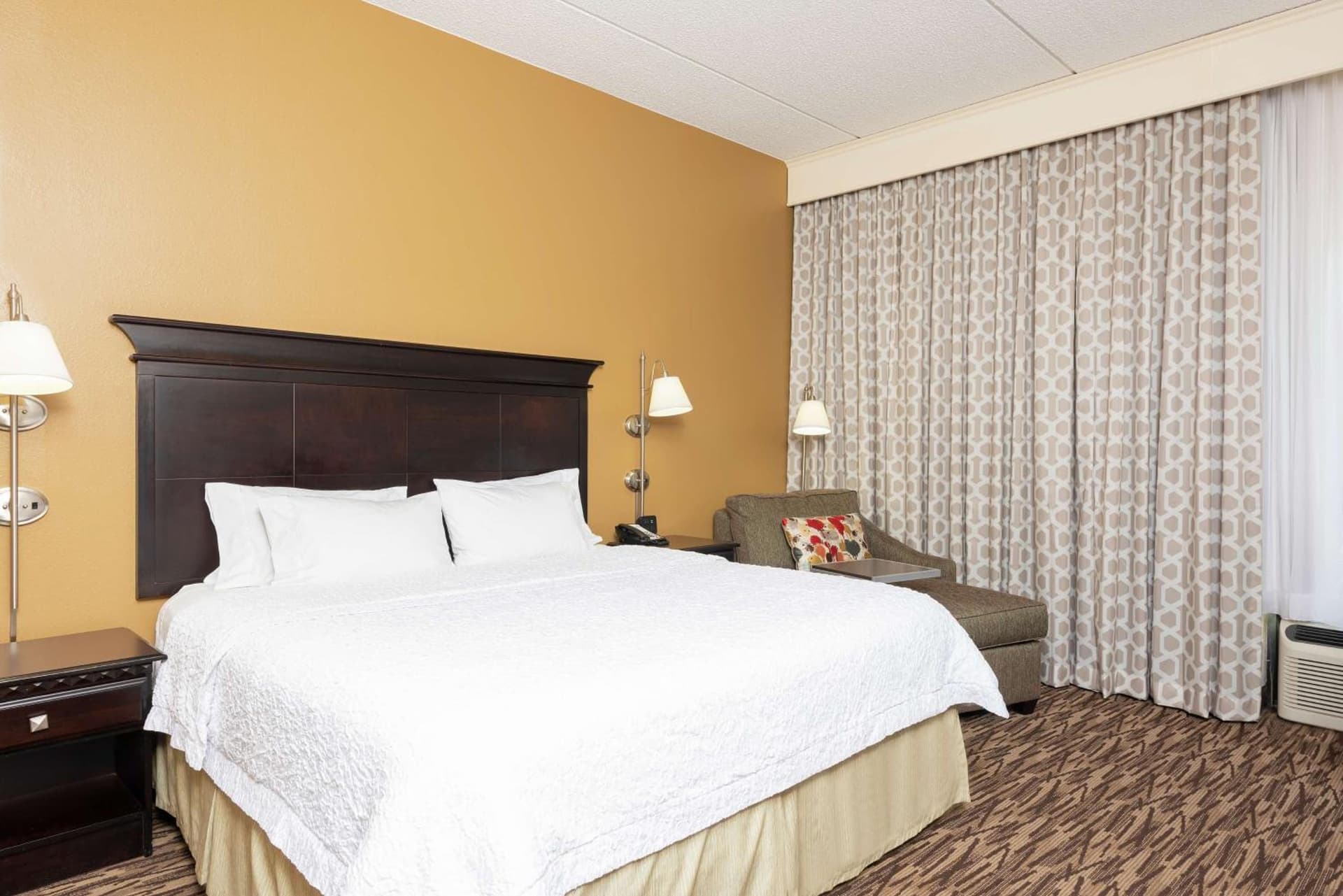 Hampton Inn & Suites Cleveland-Airport/Middleburg Heights gallery photo in Middleburg Heights, OH — image 54