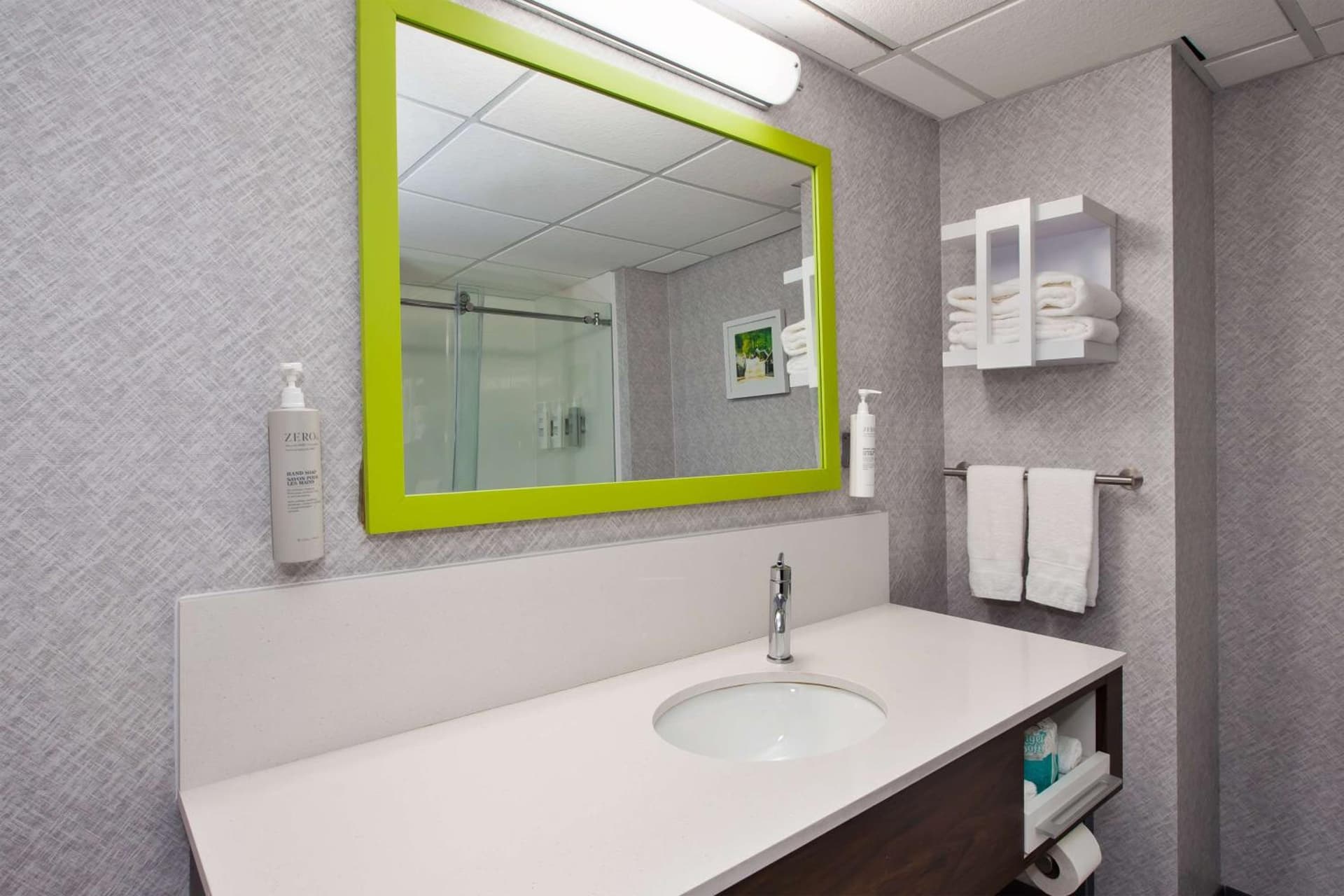 Hampton Inn & Suites Cleveland-Airport/Middleburg Heights gallery photo in Middleburg Heights, OH — image 43