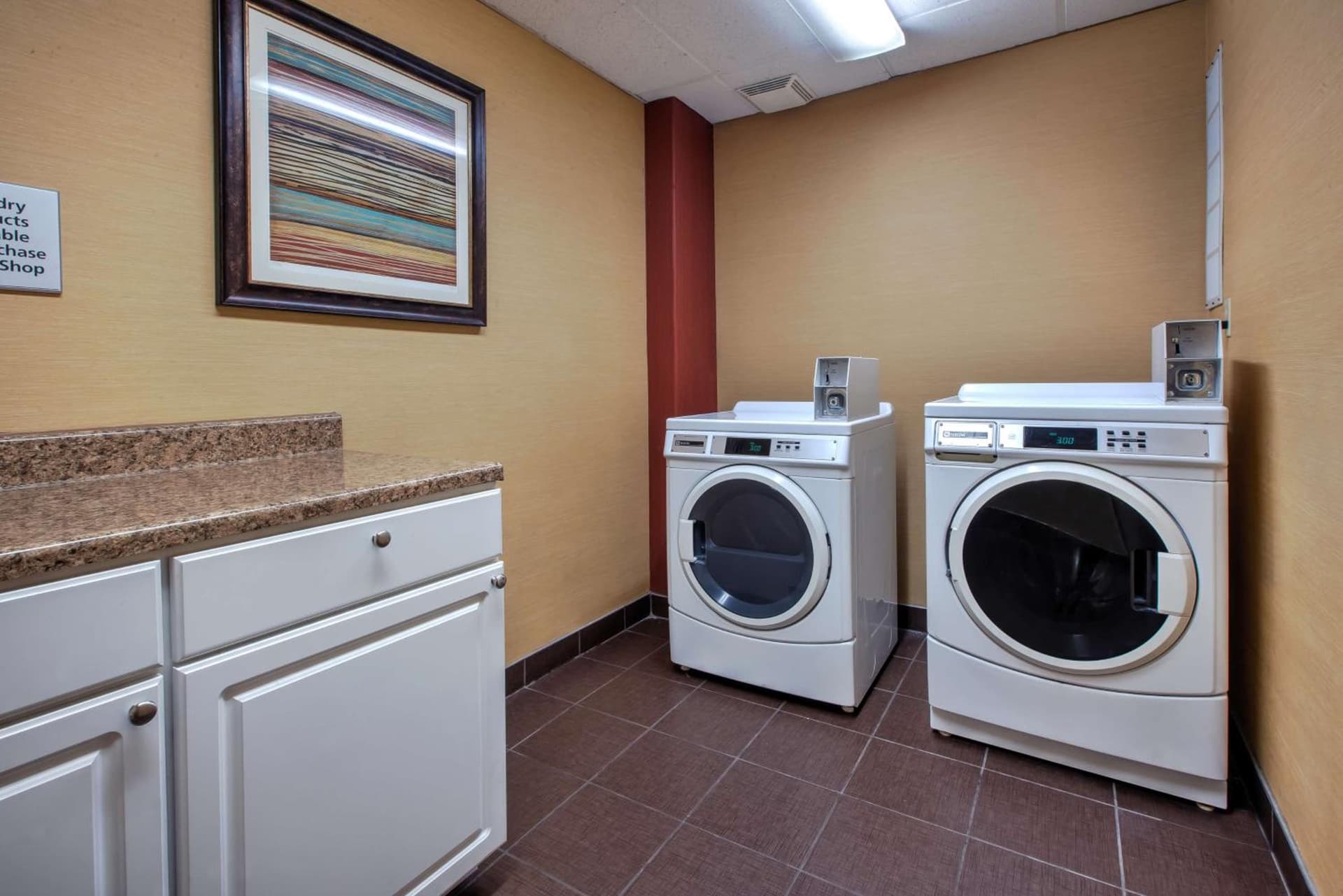 Hampton Inn & Suites Cleveland-Airport/Middleburg Heights gallery photo in Middleburg Heights, OH — image 61