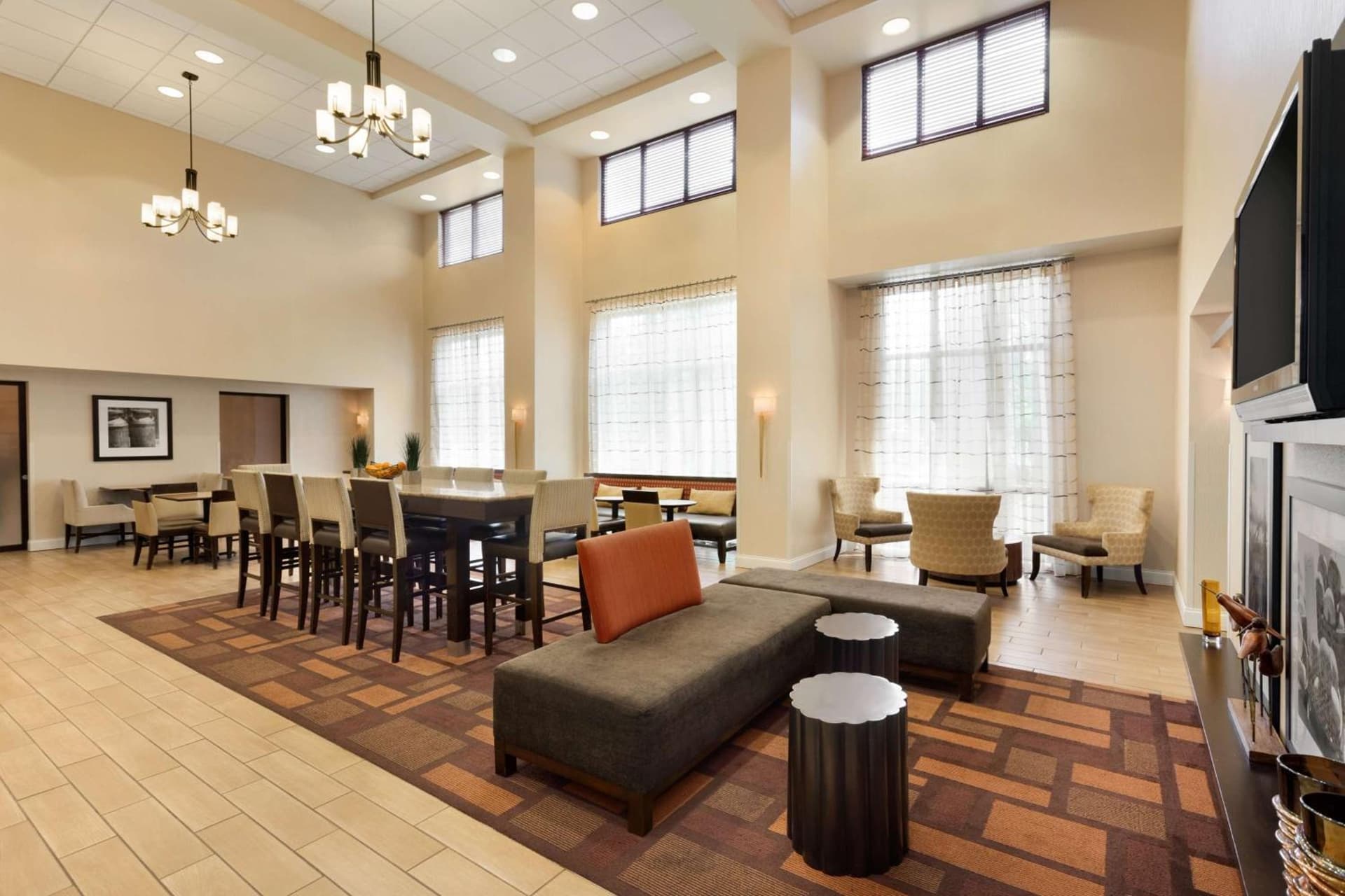 Hampton Inn & Suites Largo property views in Largo, FL — gallery photo 3