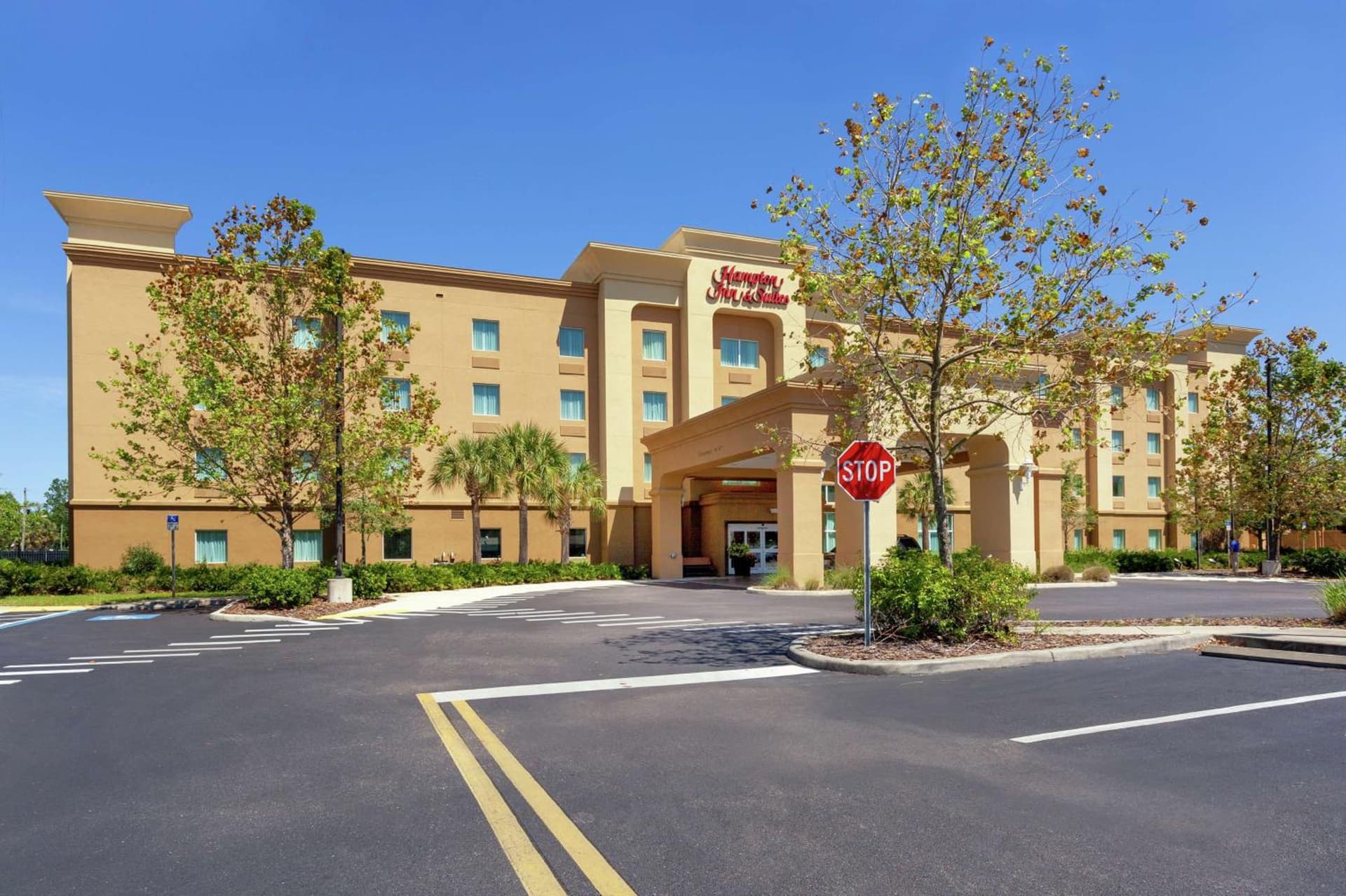 Hampton Inn & Suites Port Richey gallery photo in Port Richey, FL — image 17