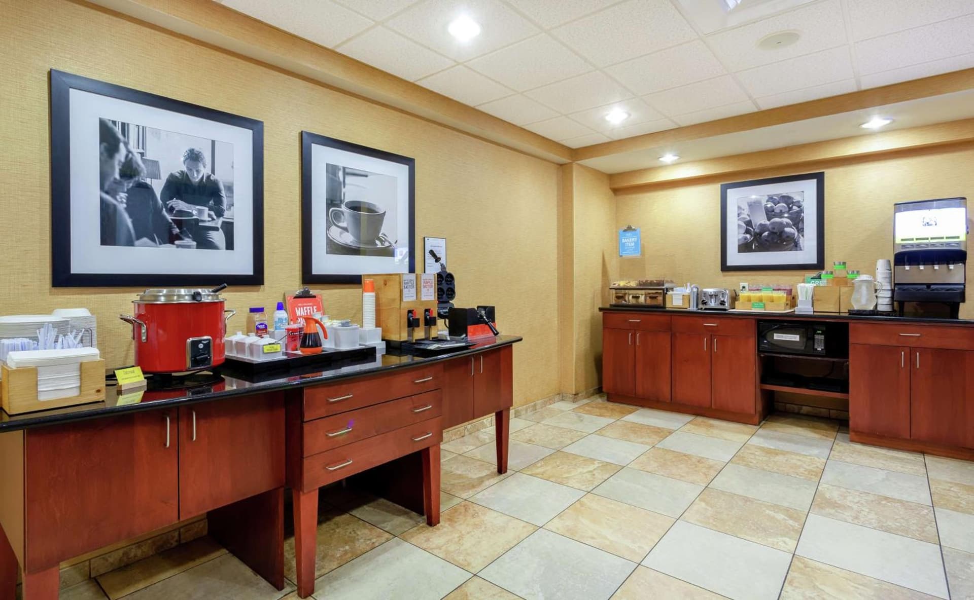 Hampton Inn & Suites Port Richey gallery photo in Port Richey, FL — image 4