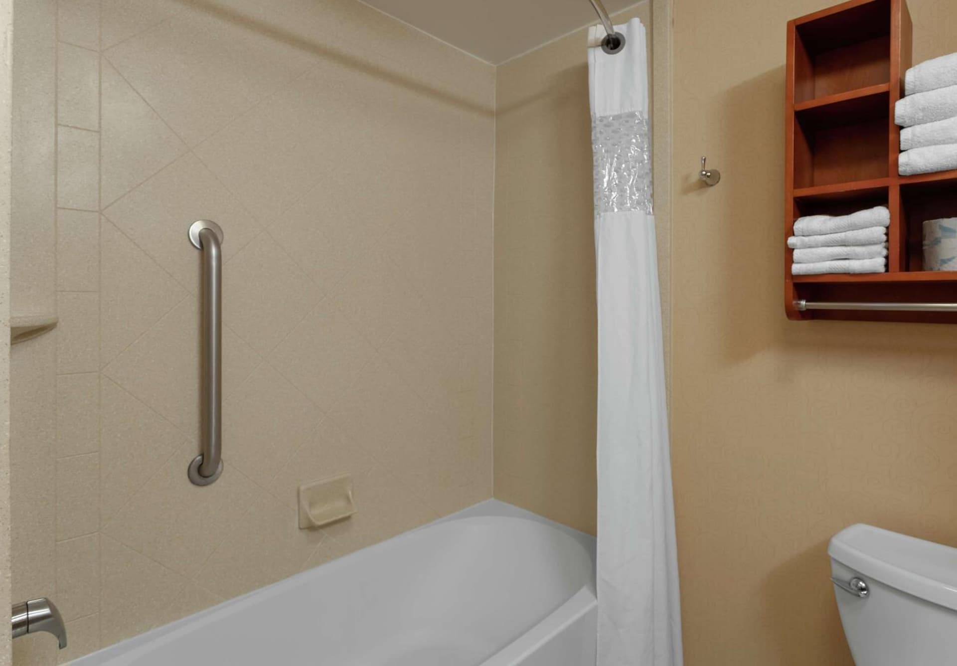 Hampton Inn & Suites Port Richey gallery photo in Port Richey, FL — image 11