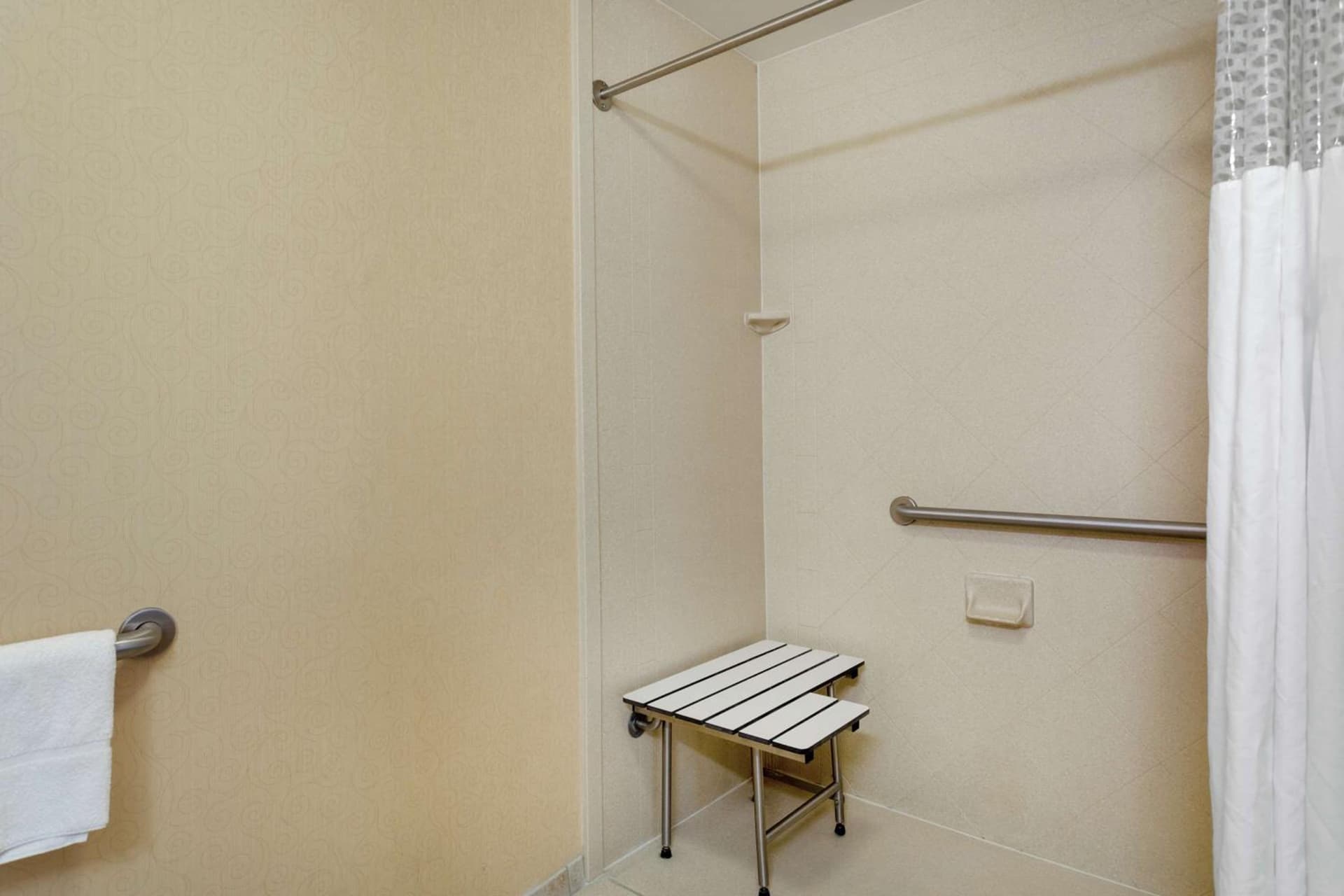 Hampton Inn & Suites Port Richey gallery photo in Port Richey, FL — image 10