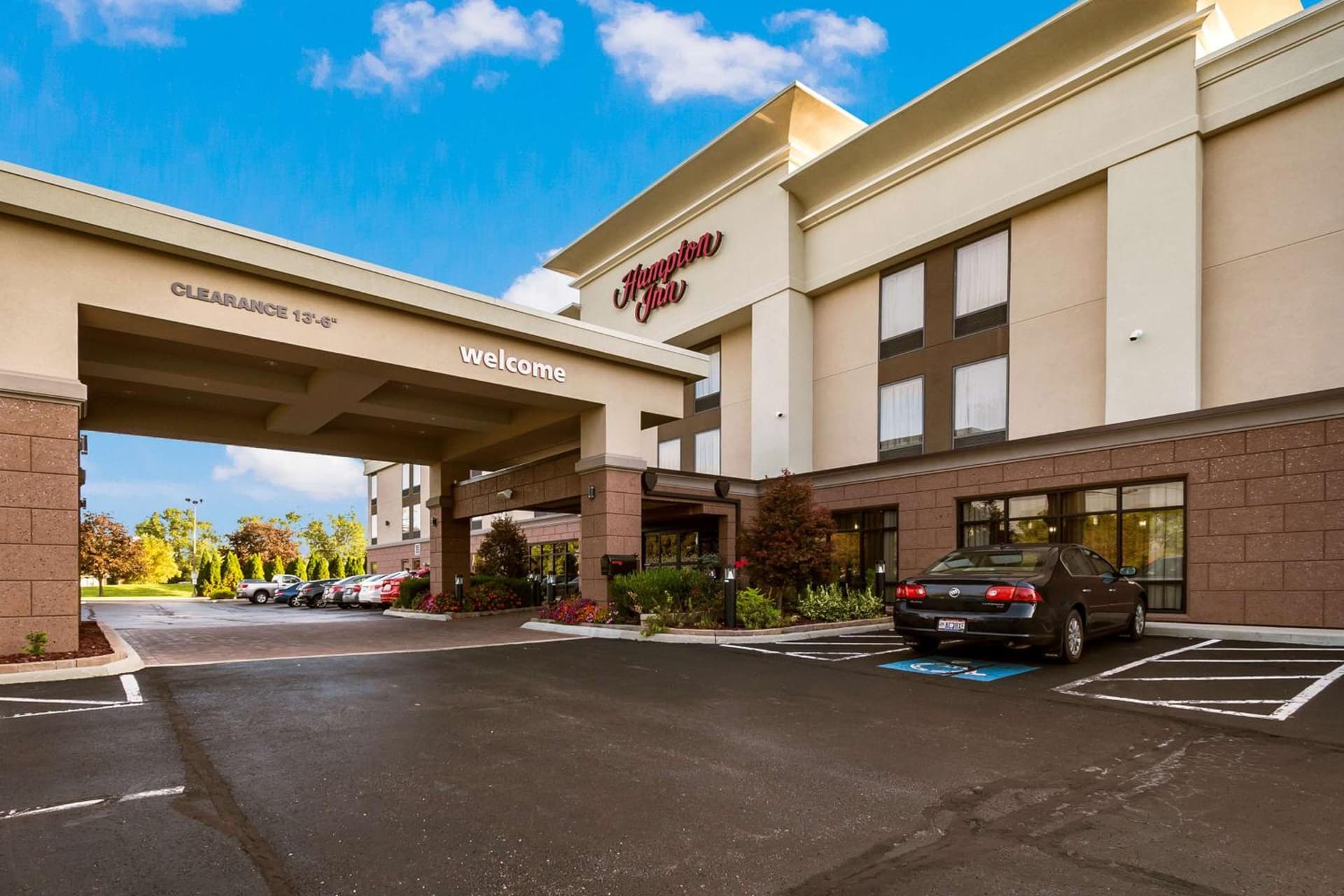 Hampton Inn West featured exterior or lobby in Columbus, OH — similar hotel