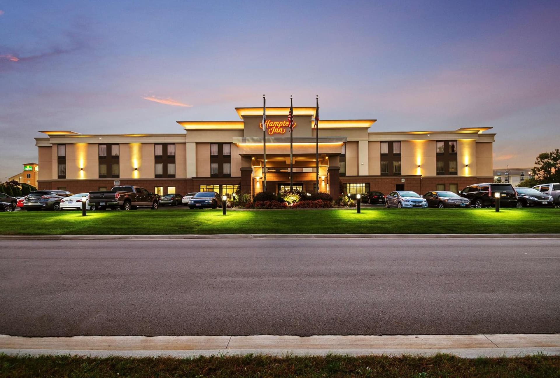 Hampton Inn West interior in Columbus, OH — gallery photo 2
