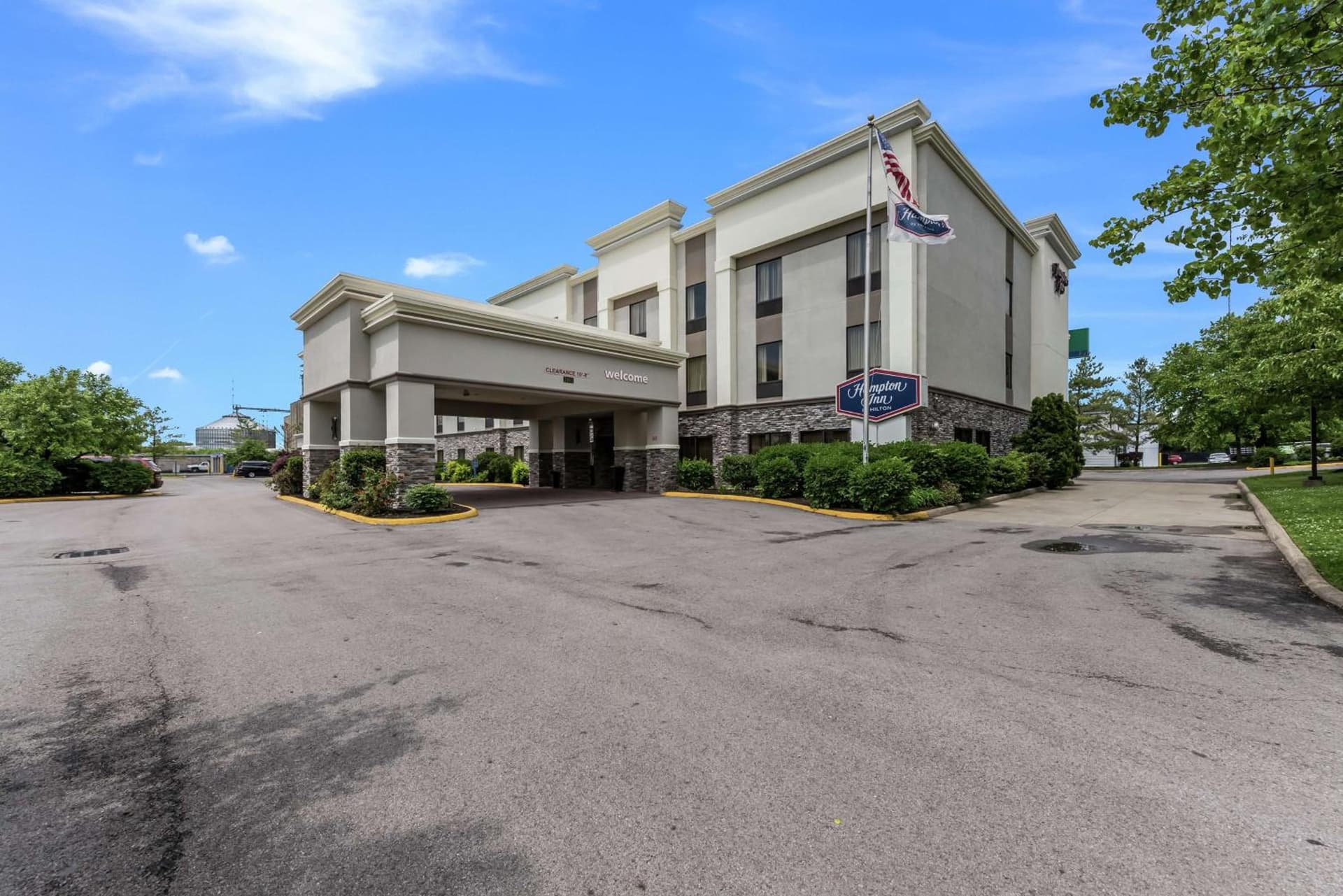 Hampton Inn Columbus I-70E/Hamilton Road interior in Columbus, OH — gallery photo 2