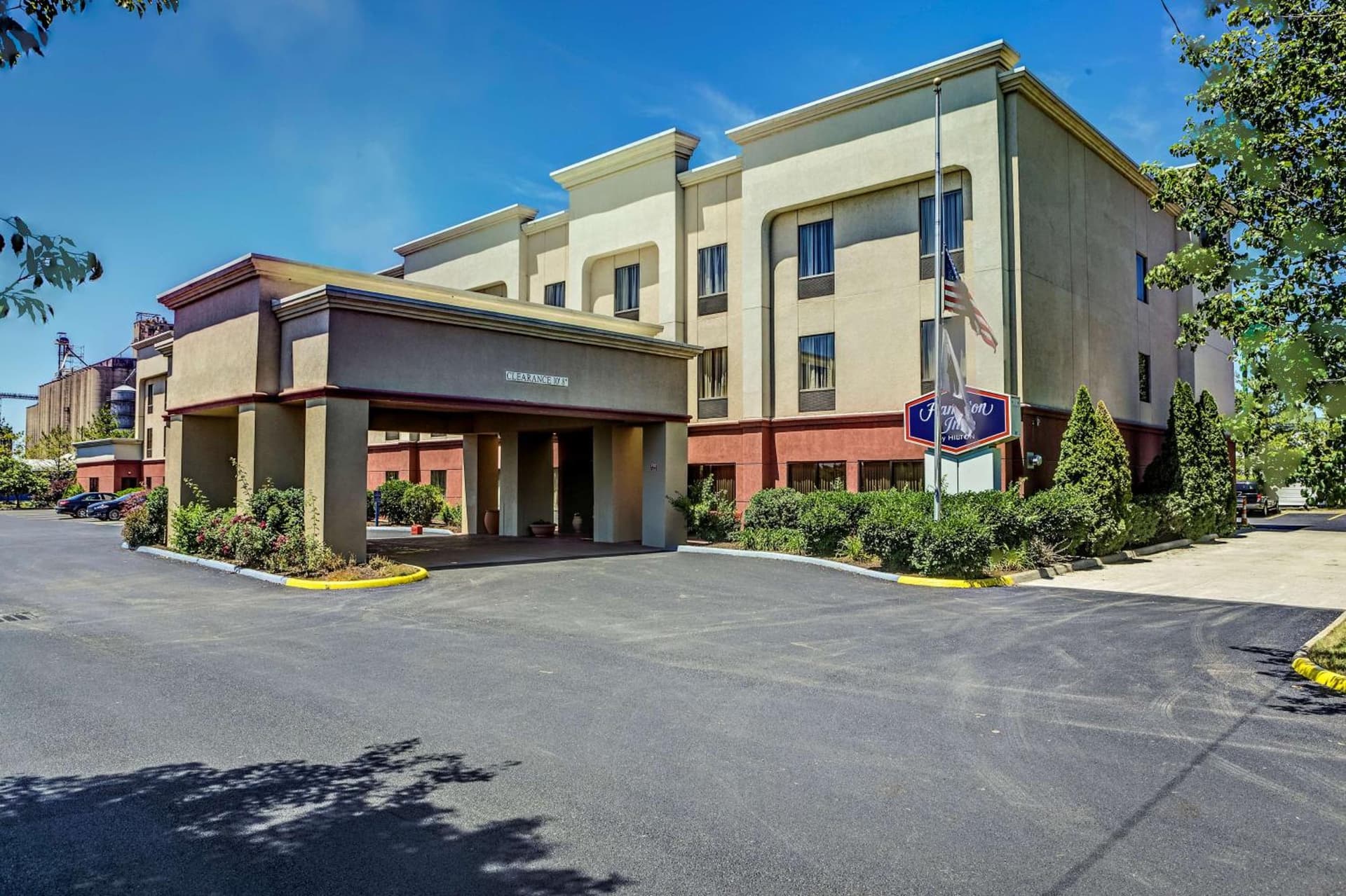 Hampton Inn Columbus I-70E/Hamilton Road property views in Columbus, OH — gallery photo 3