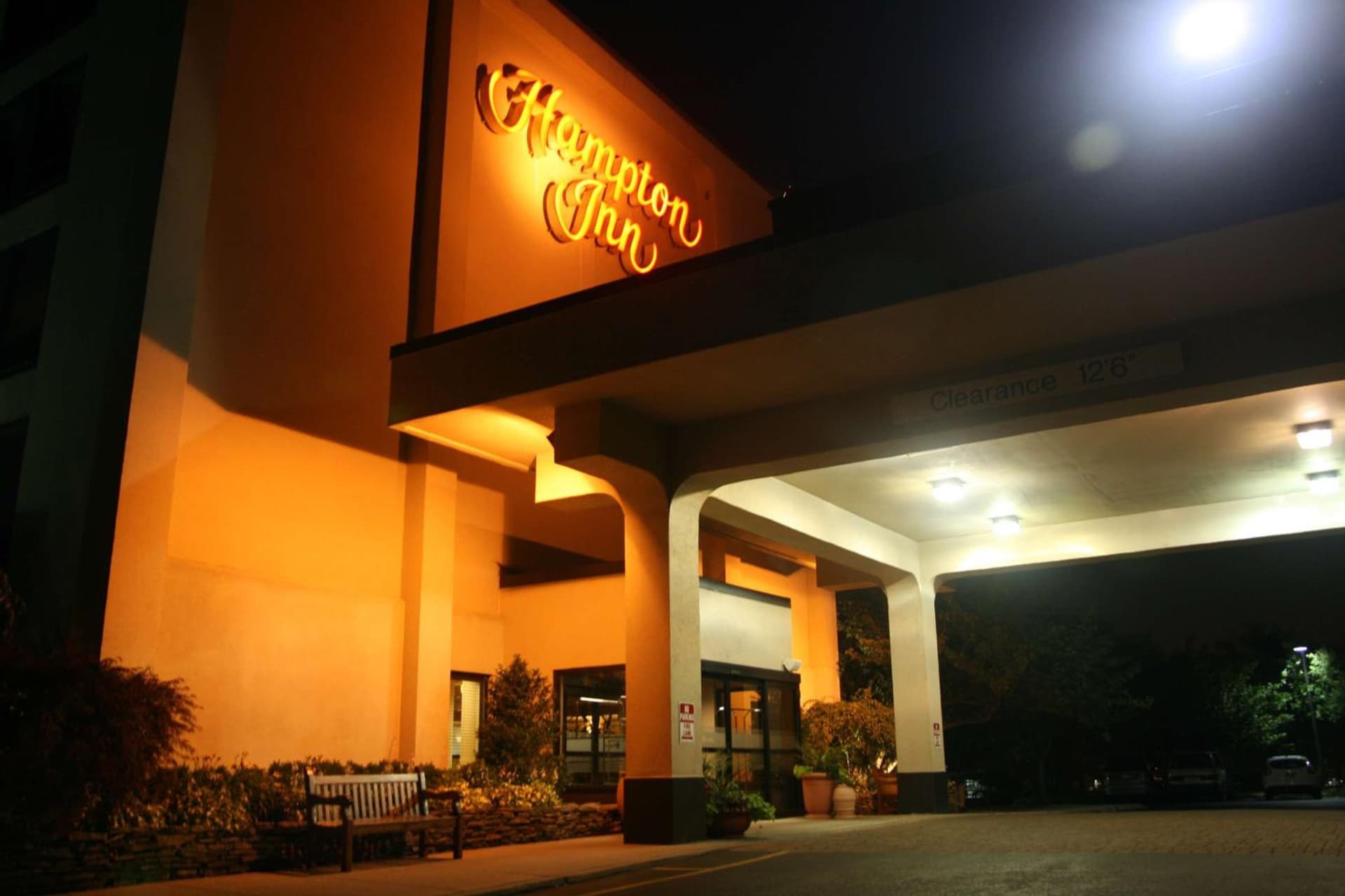 Hampton Inn Long Island/Commack interior in Commack, NY — gallery photo 2