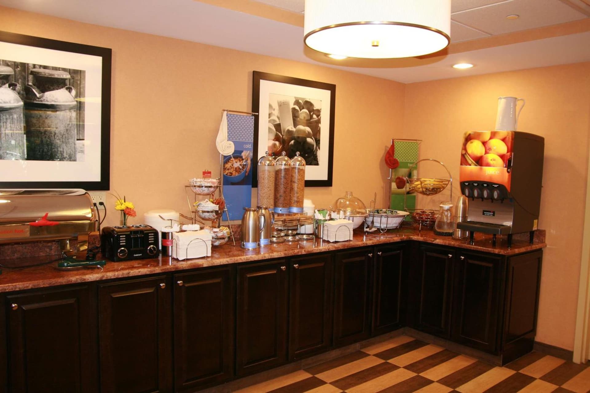 Hampton Inn Long Island/Commack gallery photo in Commack, NY — image 9