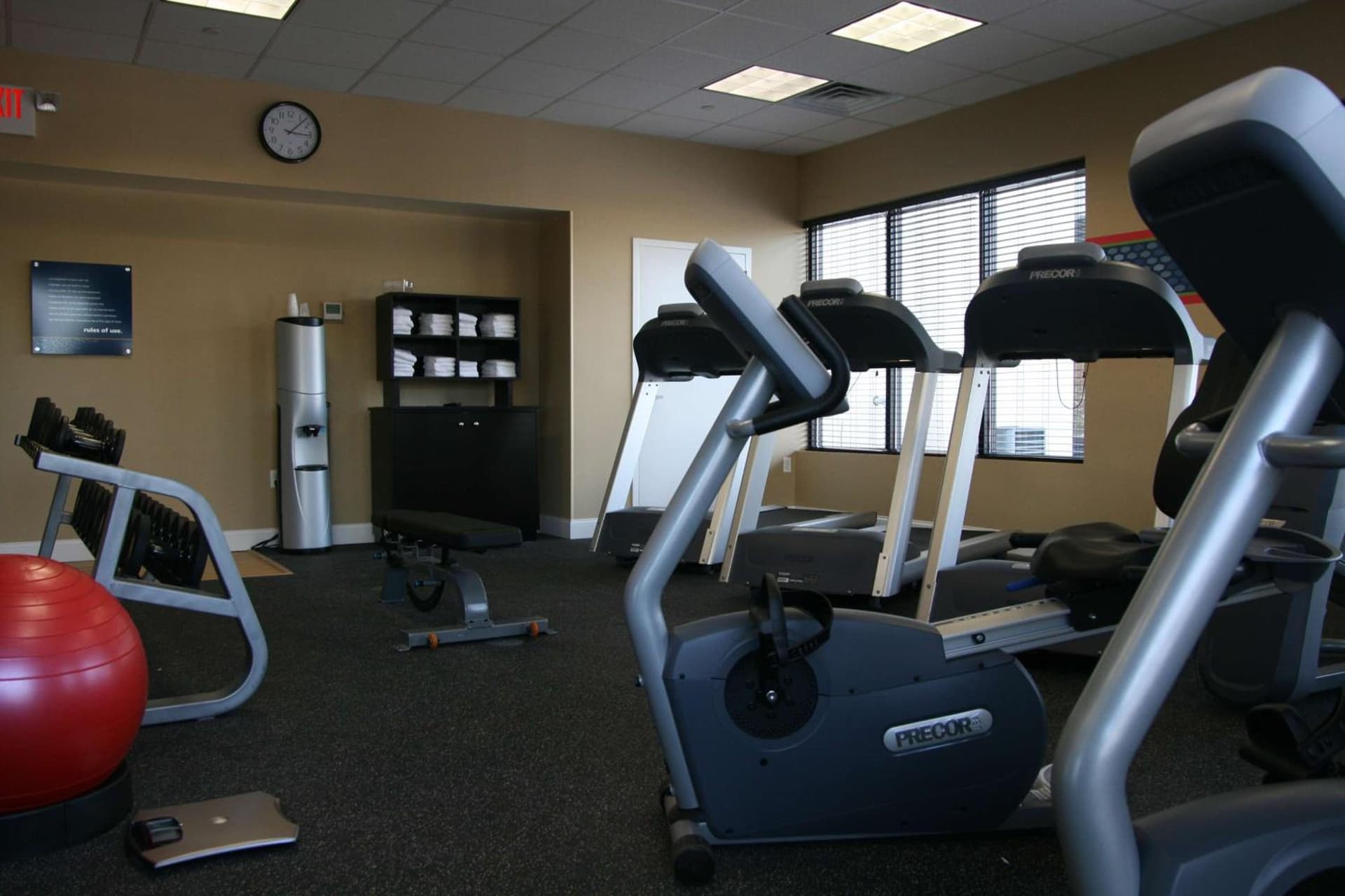 Hampton Inn Long Island/Commack property views in Commack, NY — gallery photo 3