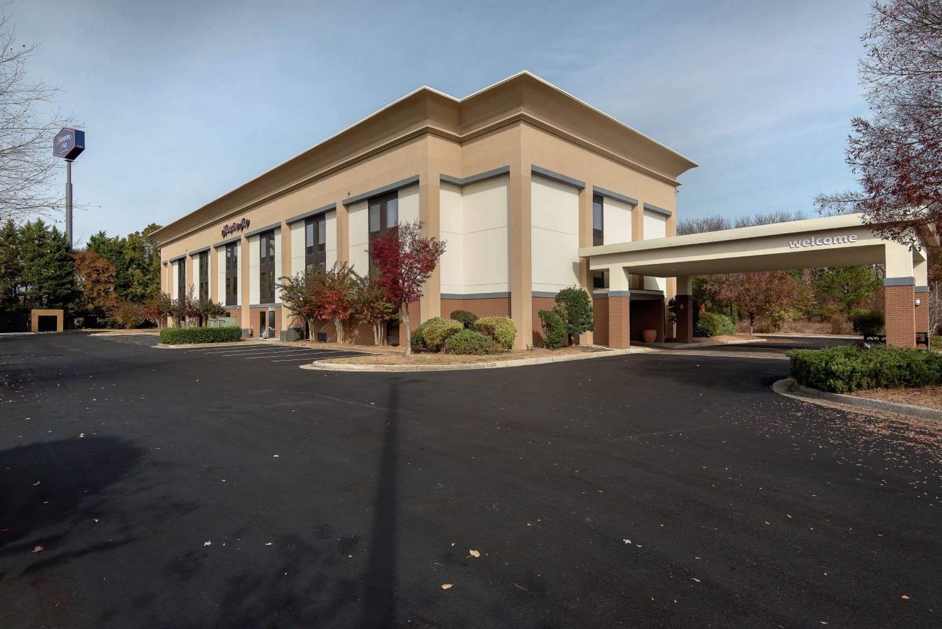 Hampton Inn Commerce property views in Commerce, GA — gallery photo 3