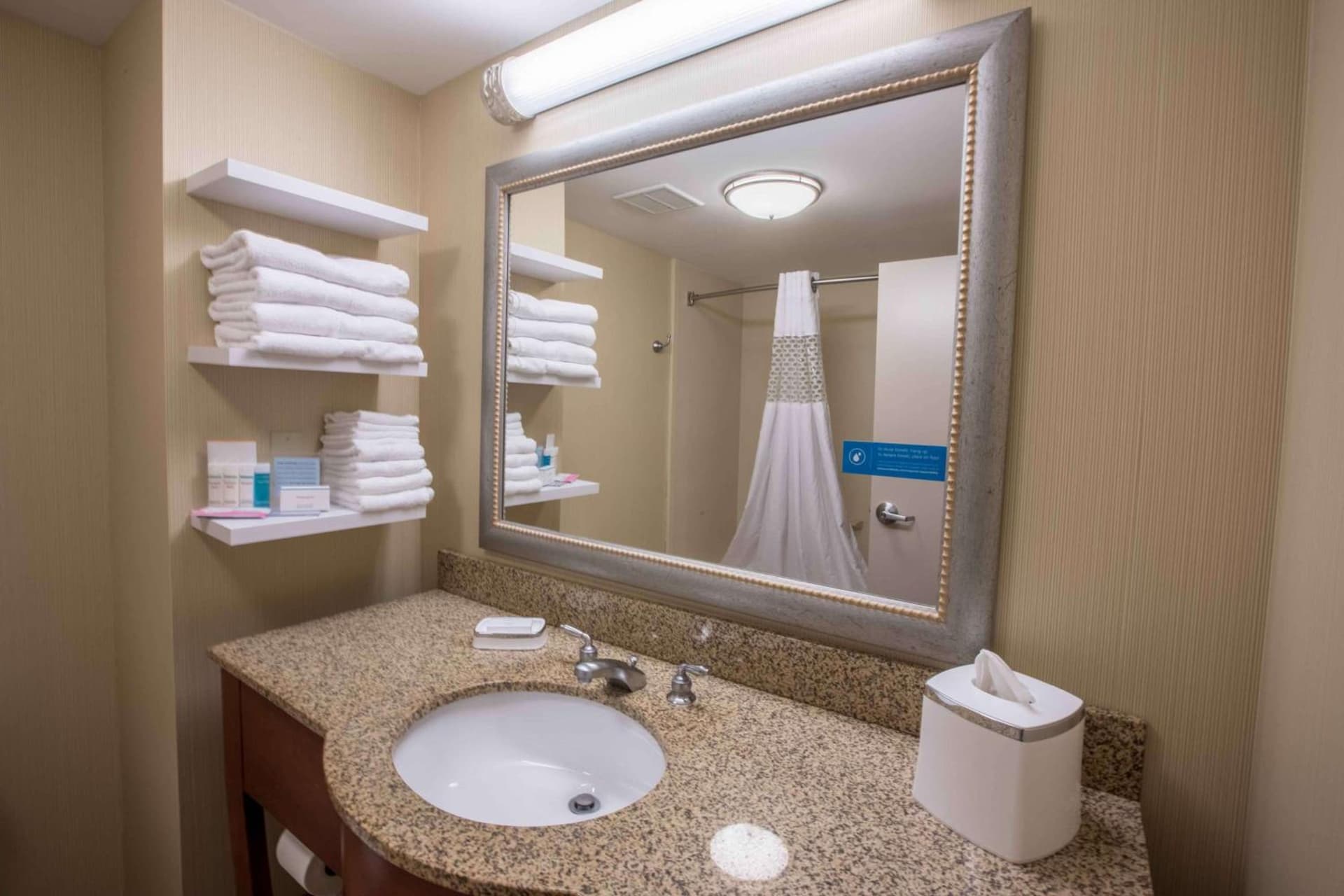 Hampton Inn & Suites Tilton gallery photo in Tilton, NH — image 20