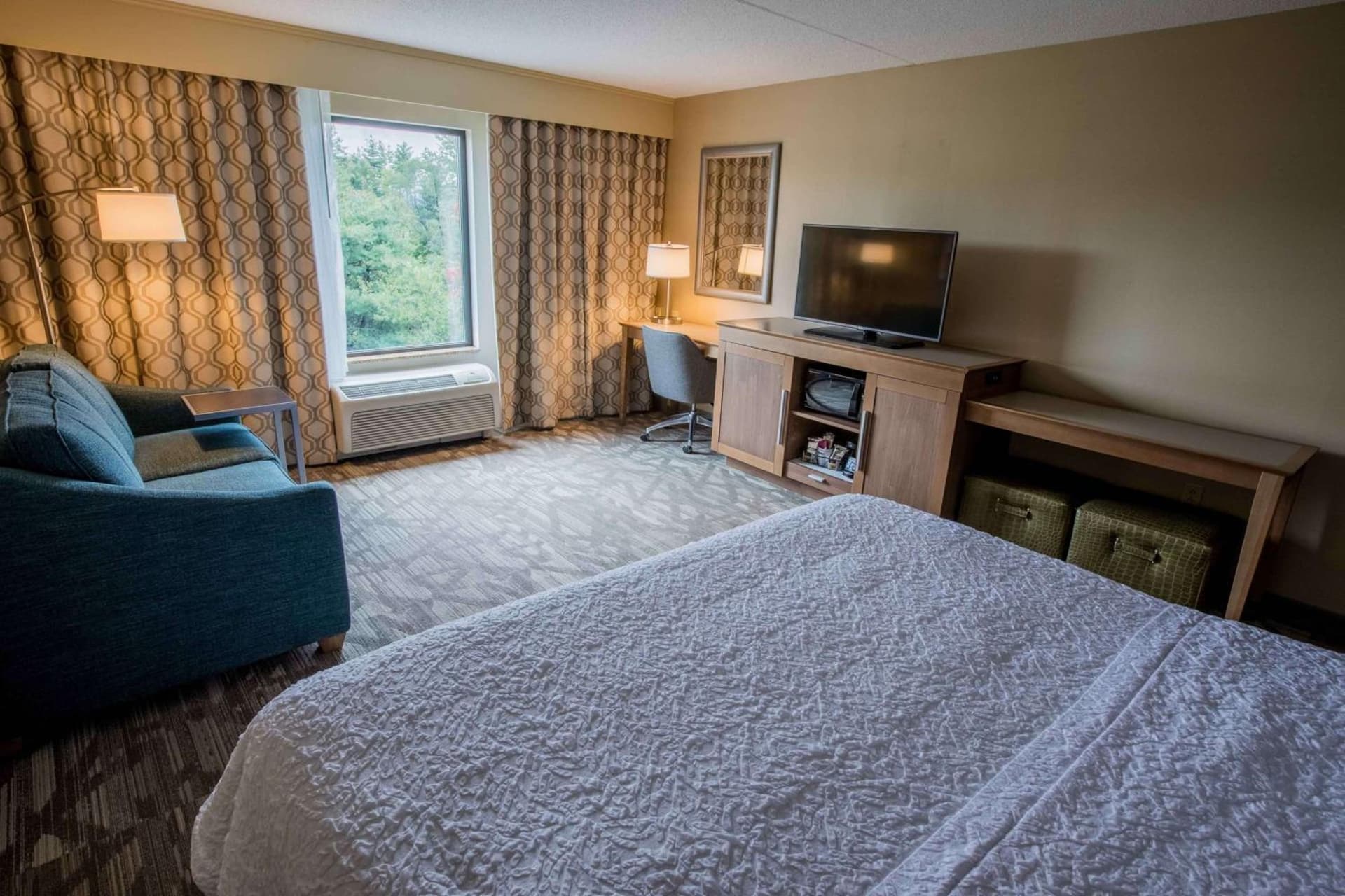 Hampton Inn & Suites Tilton gallery photo in Tilton, NH — image 33