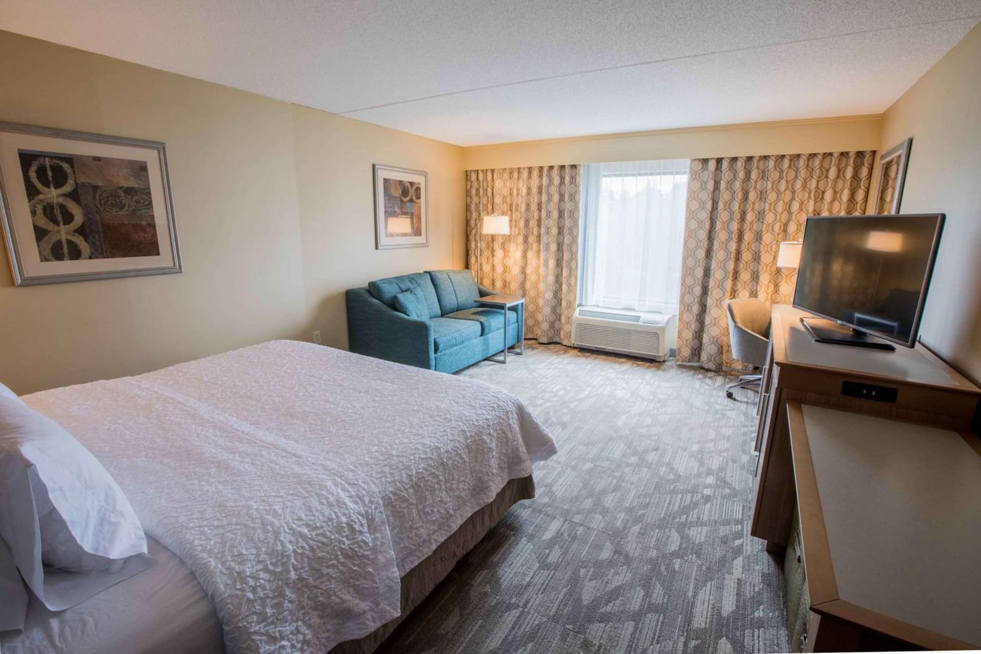 Hampton Inn & Suites Tilton gallery photo in Tilton, NH — image 27