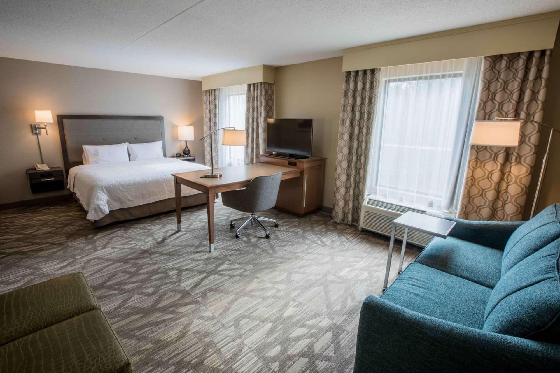 Hampton Inn & Suites Tilton gallery photo in Tilton, NH — image 10
