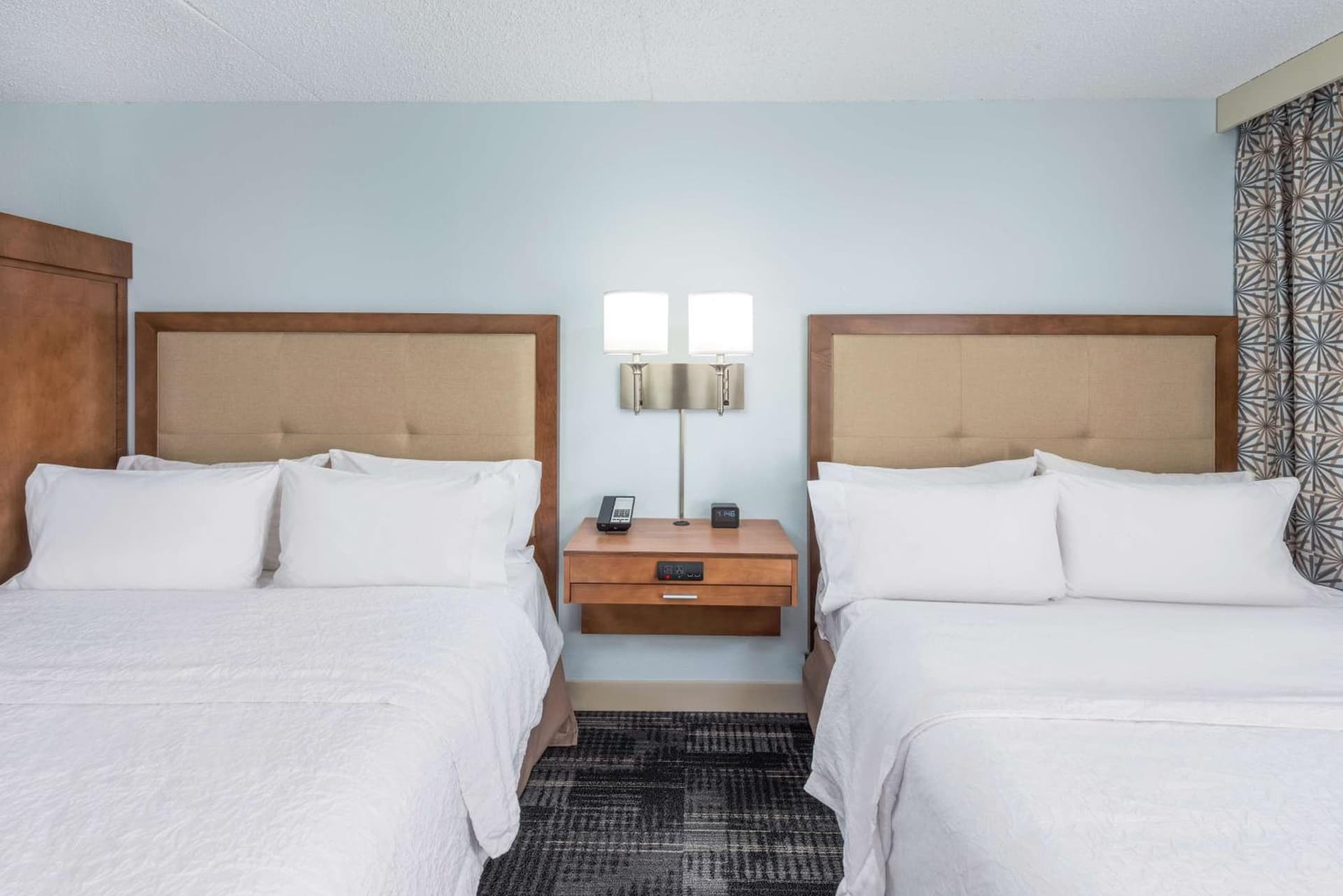 Hampton Inn Columbia interior in Columbia, MO — gallery photo 2