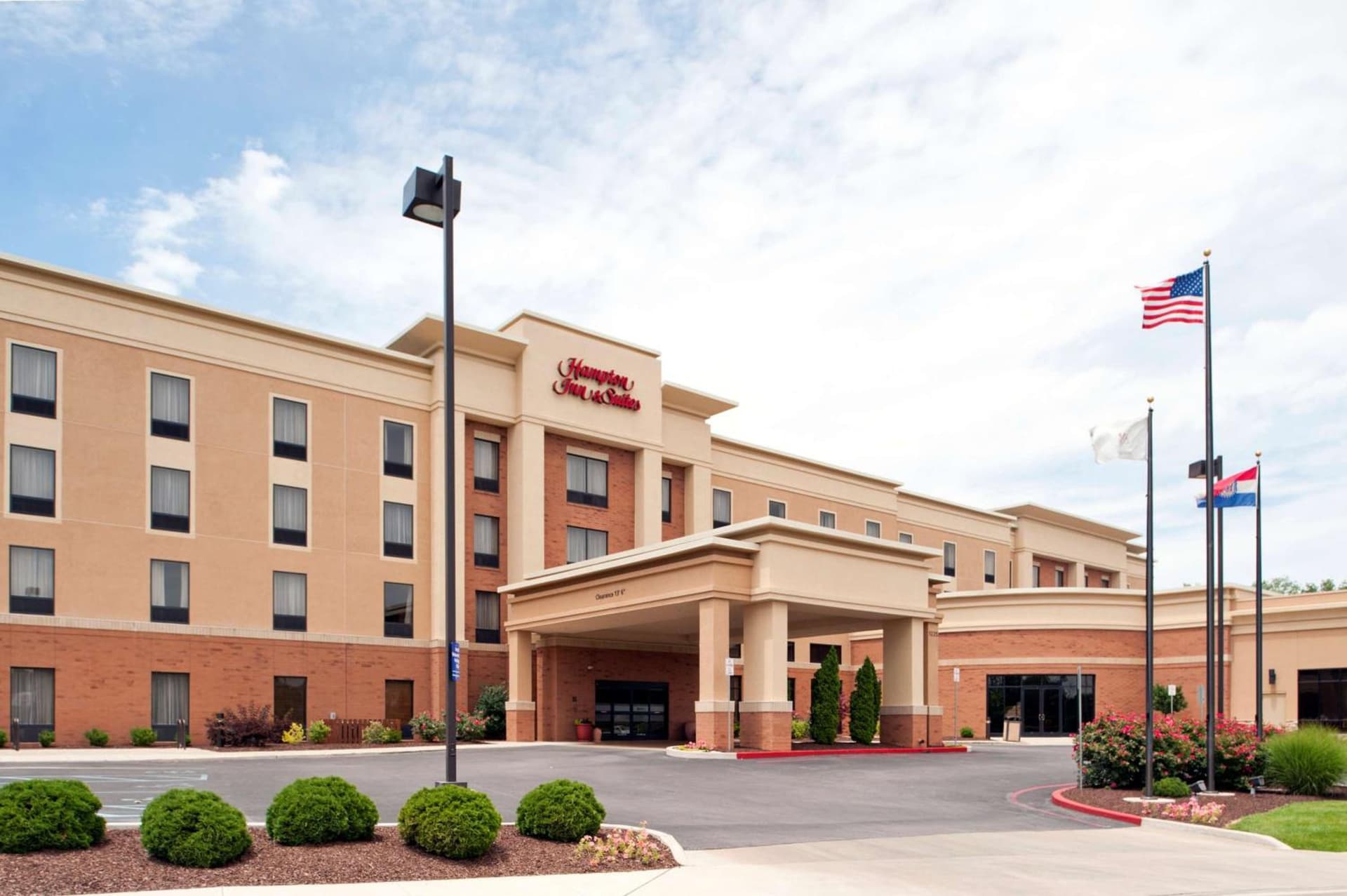 Hampton Inn & Suites Columbia at the University of Missouri interior in Columbia, MO — gallery photo 2