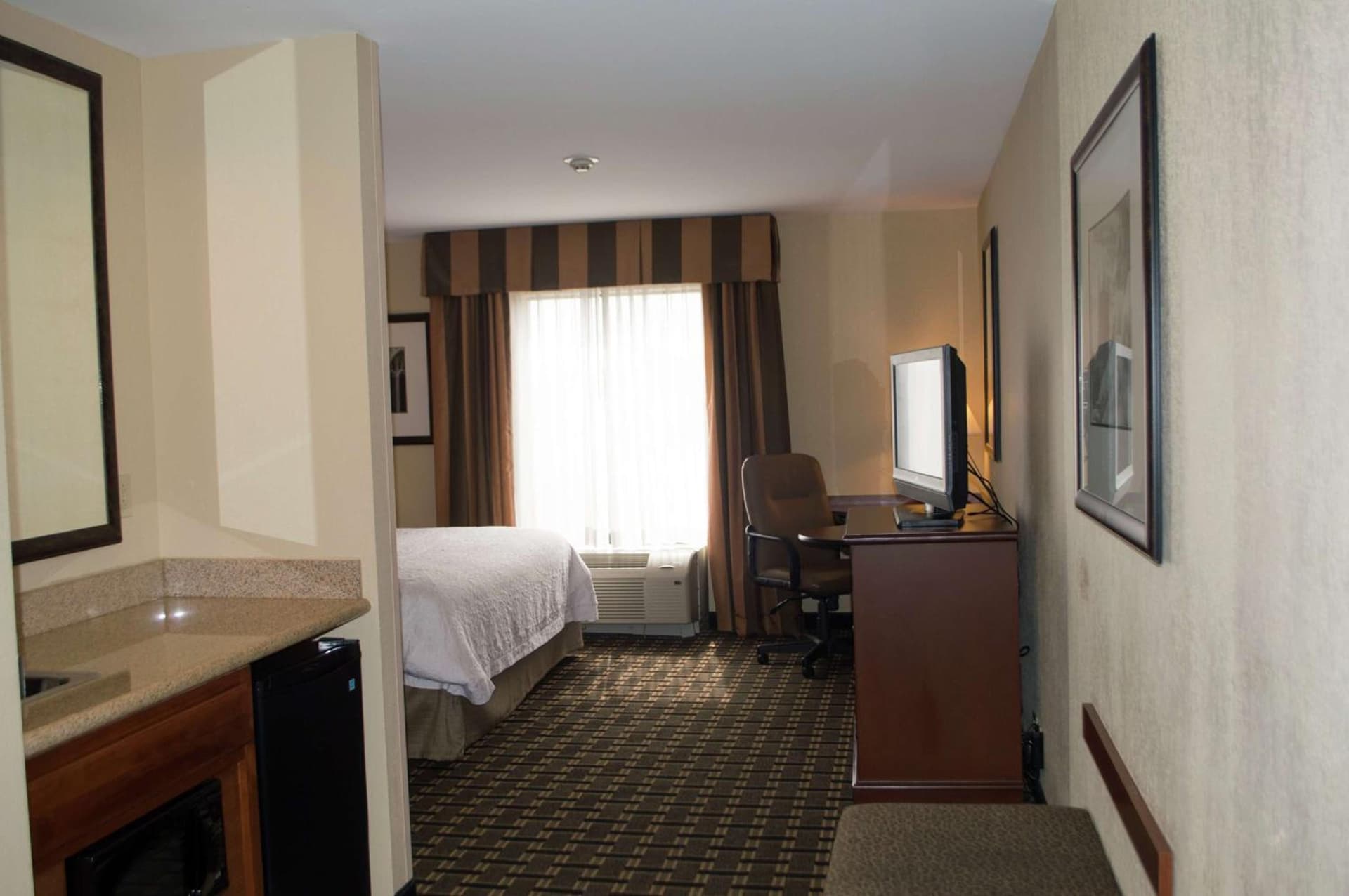 Hampton Inn & Suites Columbia at the University of Missouri property views in Columbia, MO — gallery photo 3