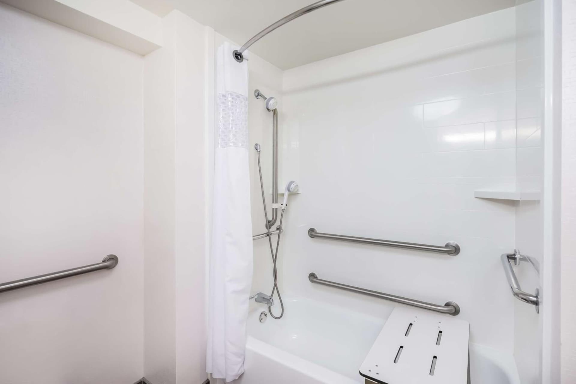 Hampton Inn Clifton Park gallery photo in Clifton Park, NY — image 15