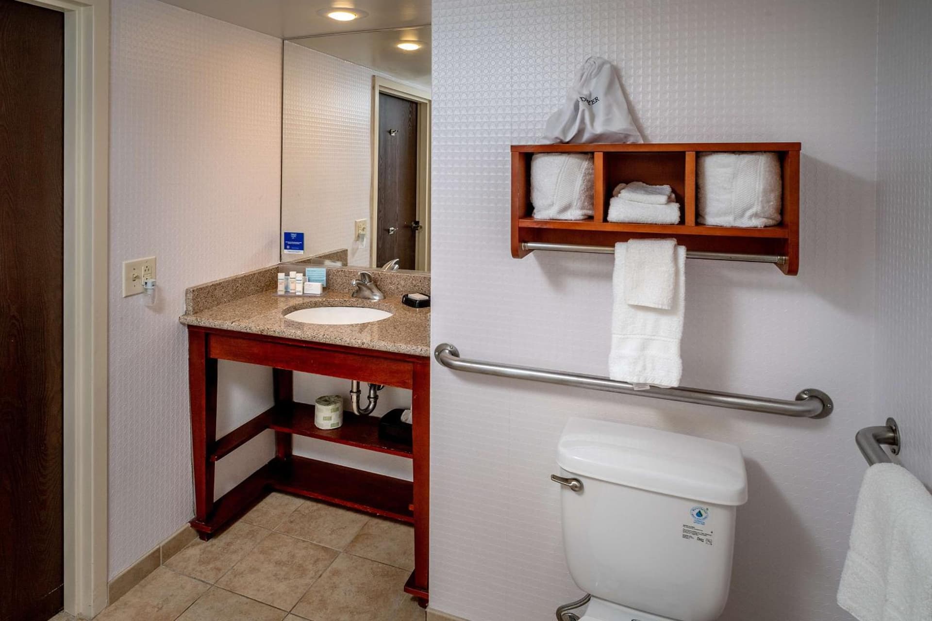 Hampton Inn Charleston Downtown gallery photo in Charleston, WV — image 25