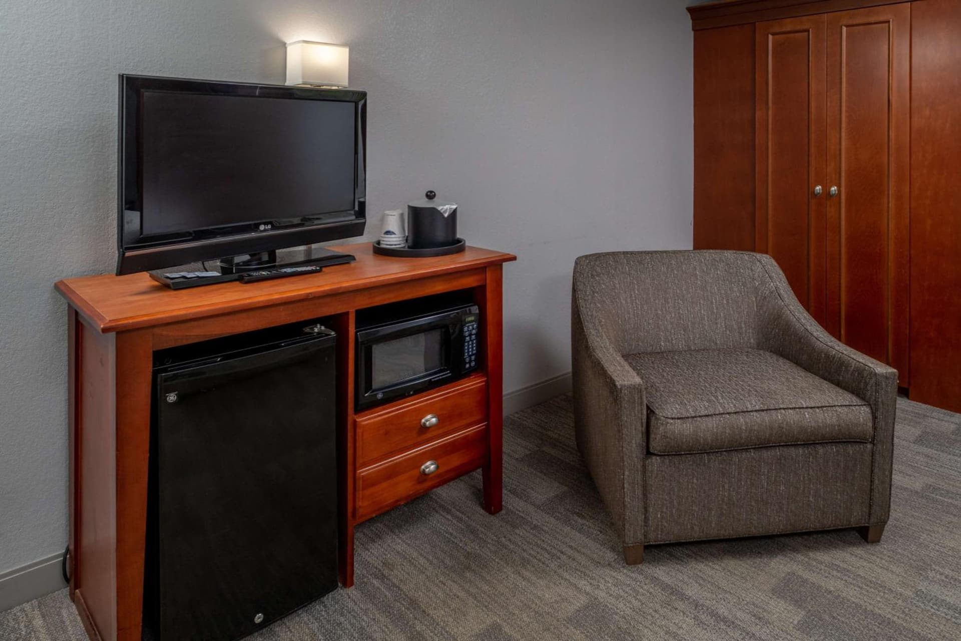 Hampton Inn Charleston Downtown gallery photo in Charleston, WV — image 10